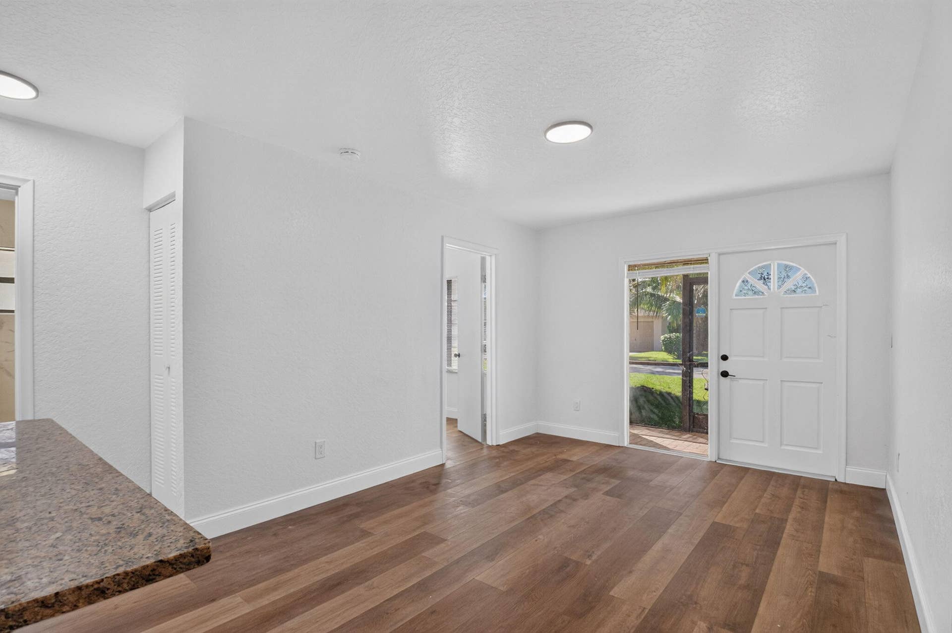 1323 Summit Run Circle, West Palm Beach, FL 33415 5-web-or-mls-DSC_9337