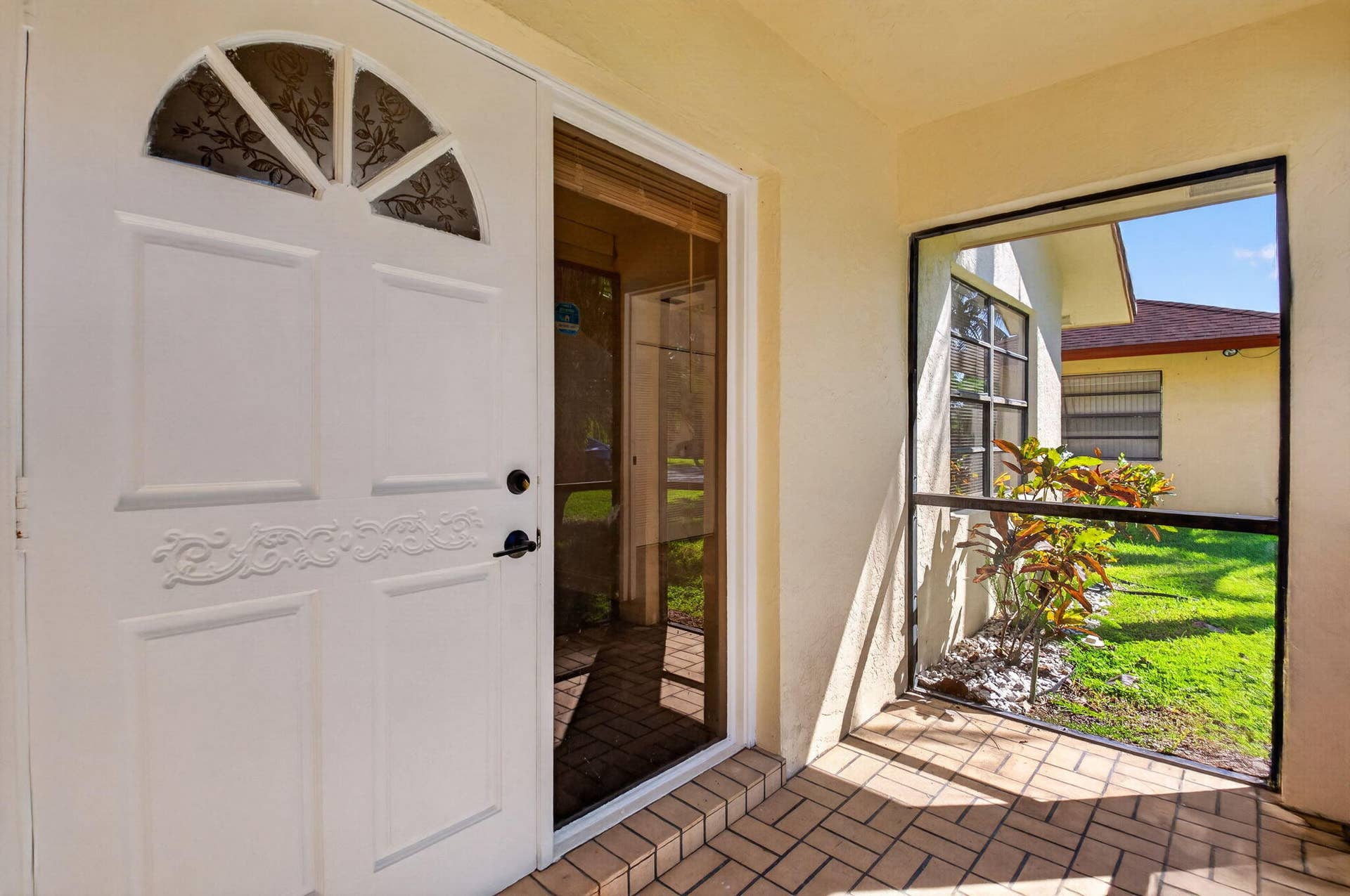 1323 Summit Run Circle, West Palm Beach, FL 33415 3-web-or-mls-DSC_9327