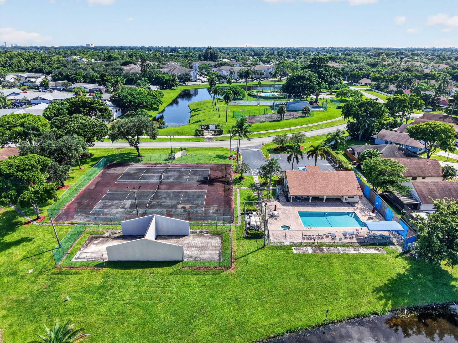 1323 Summit Run Circle, West Palm Beach, FL 33415 53-web-or-mls-DJI_20261012113833_0133_D