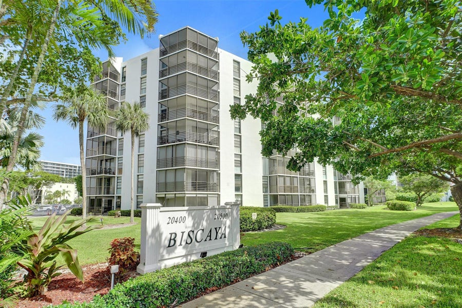 Property photo for 20400 W COUNTRY CLUB Drive, #118, Aventura, FL