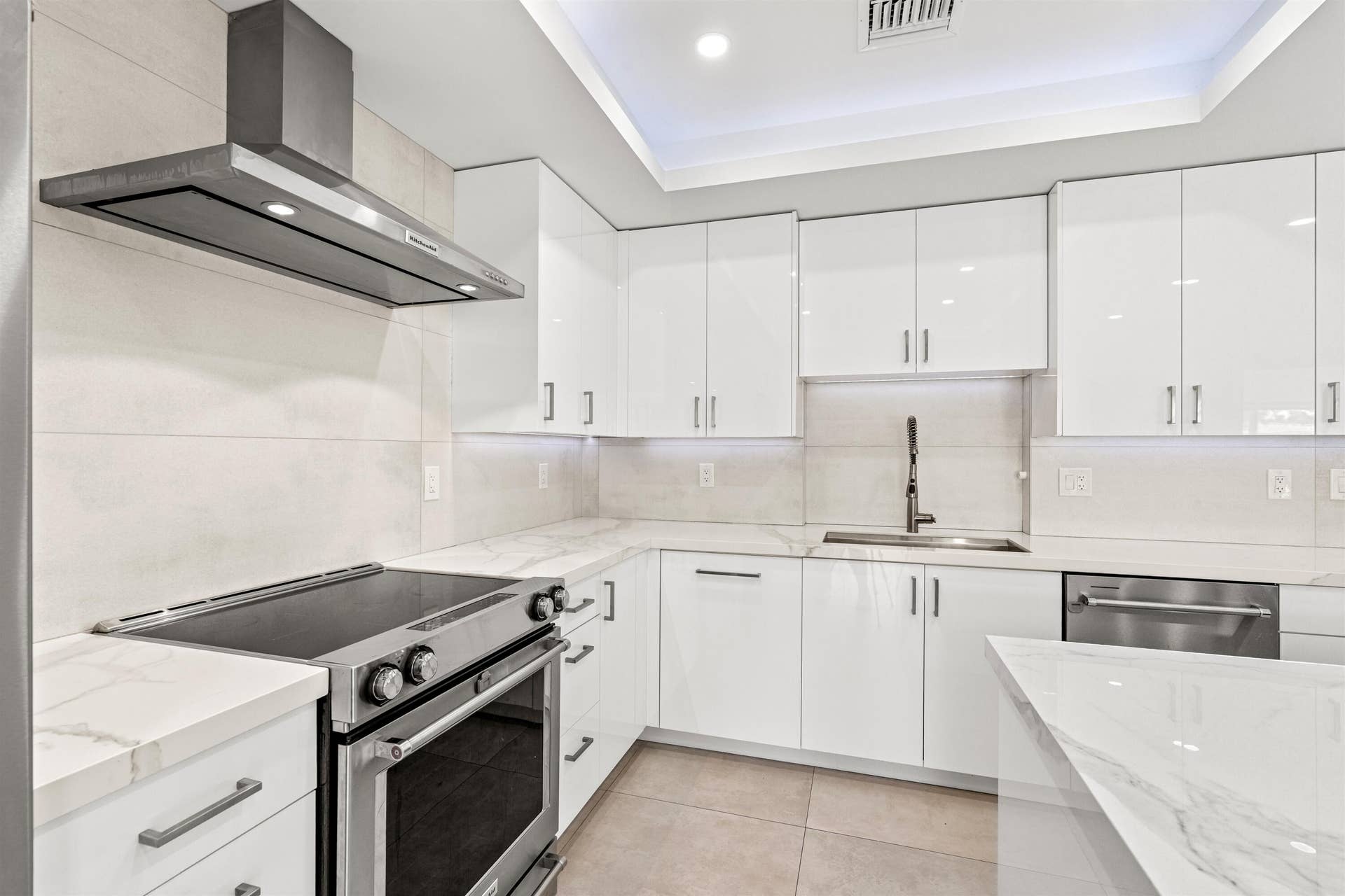 120 SE 12th Court, Pompano Beach, FL 33060 KITCHEN_ANGLE_DETAIL