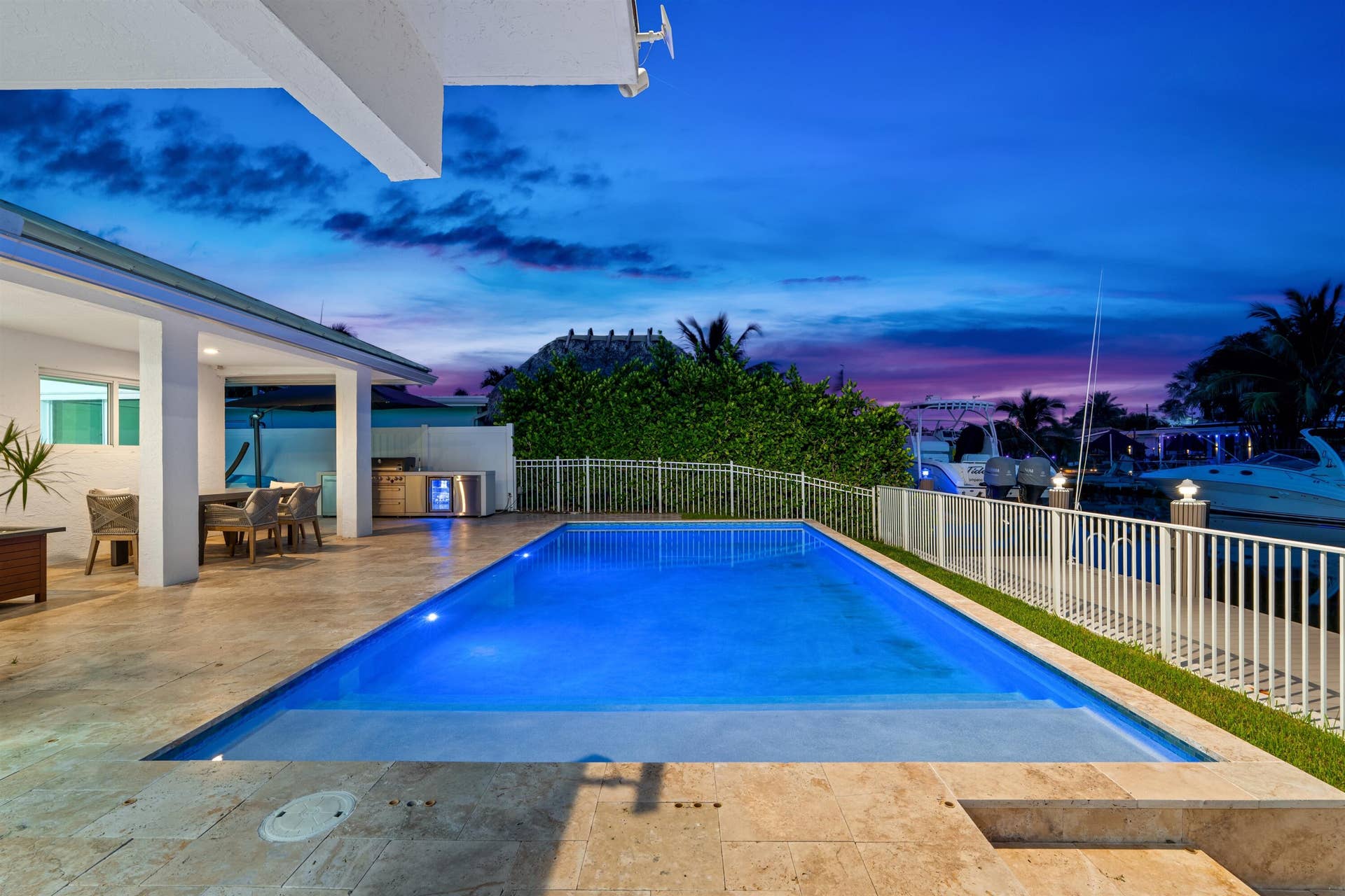 120 SE 12th Court, Pompano Beach, FL 33060 POOL_STRAIGHT_LEFT_SUNSET