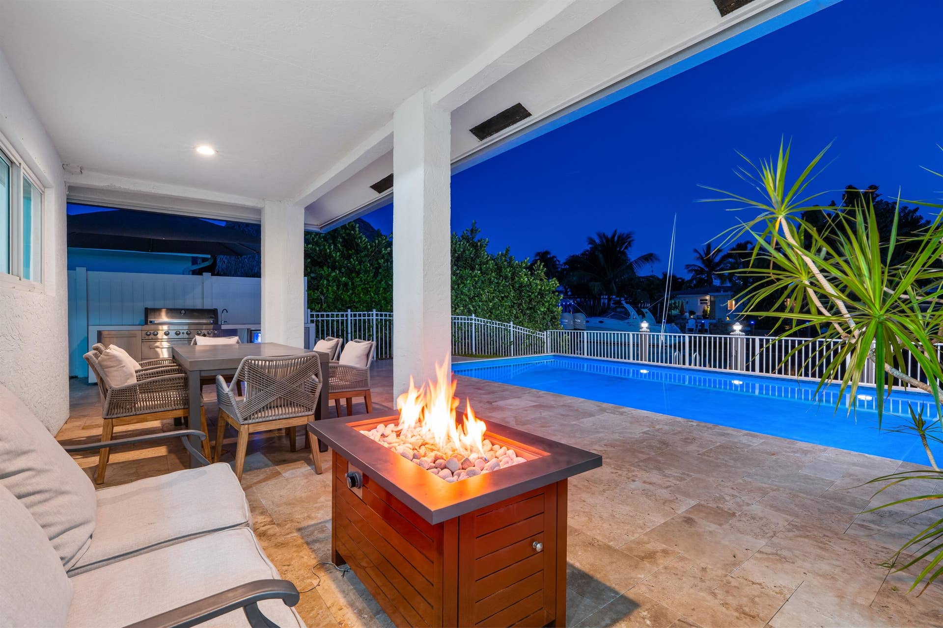 120 SE 12th Court, Pompano Beach, FL 33060 PATIO_ANGLE_LEFT_SUNSET