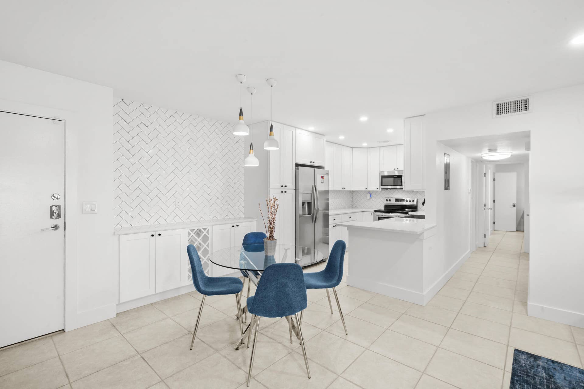 119 NE 19th Court, #G216, Wilton Manors, FL 33305 DSC05458