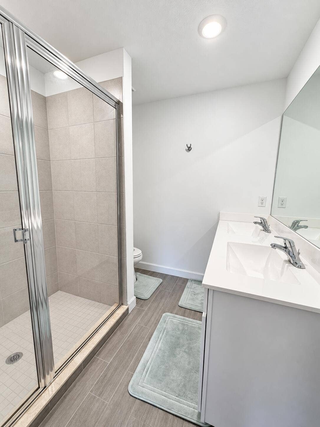 5075 Genove Place, Riviera Beach, FL 33410 master bath