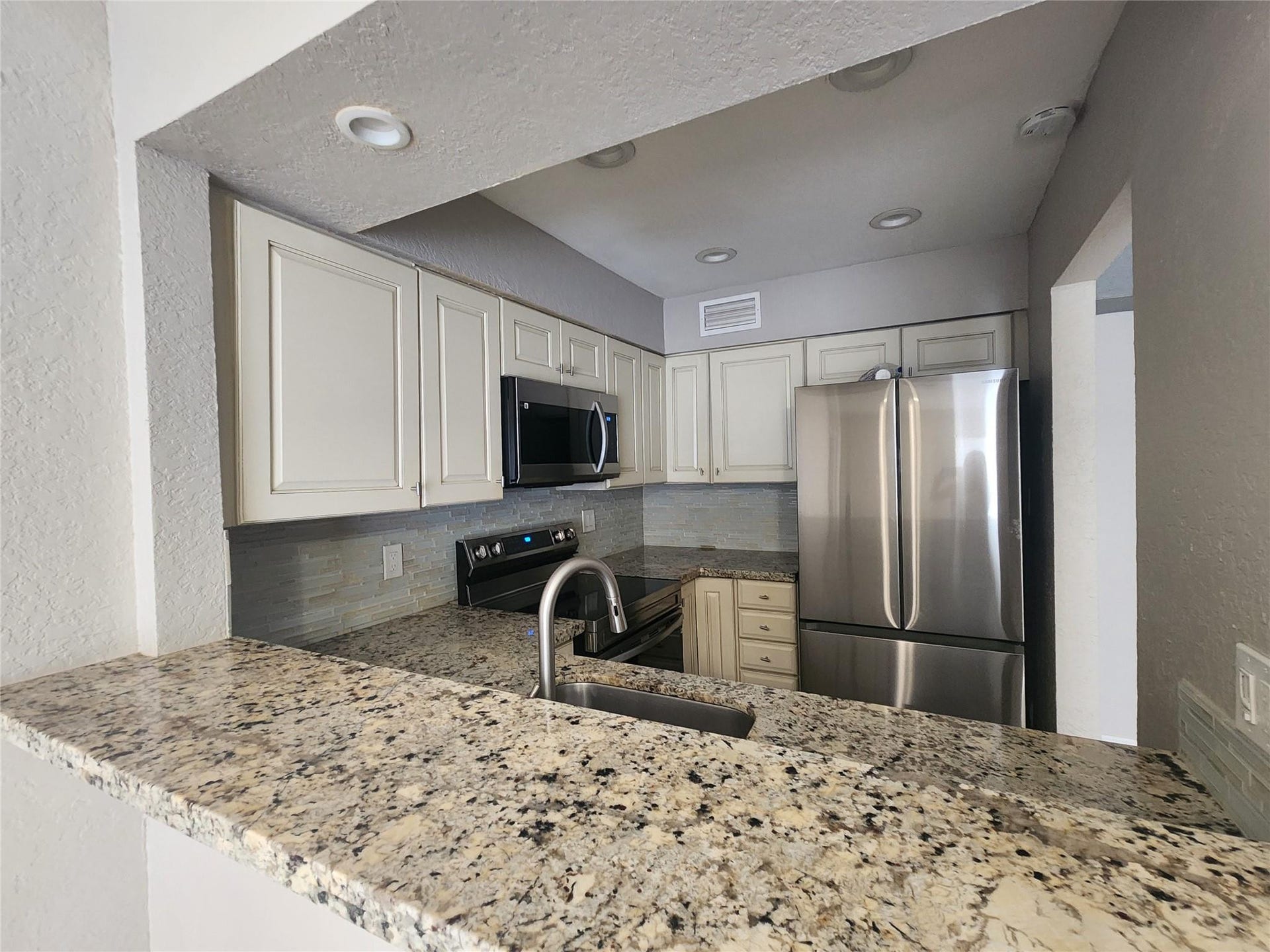 501 SE 8th Street, Deerfield Beach, FL 33441 Photo 4