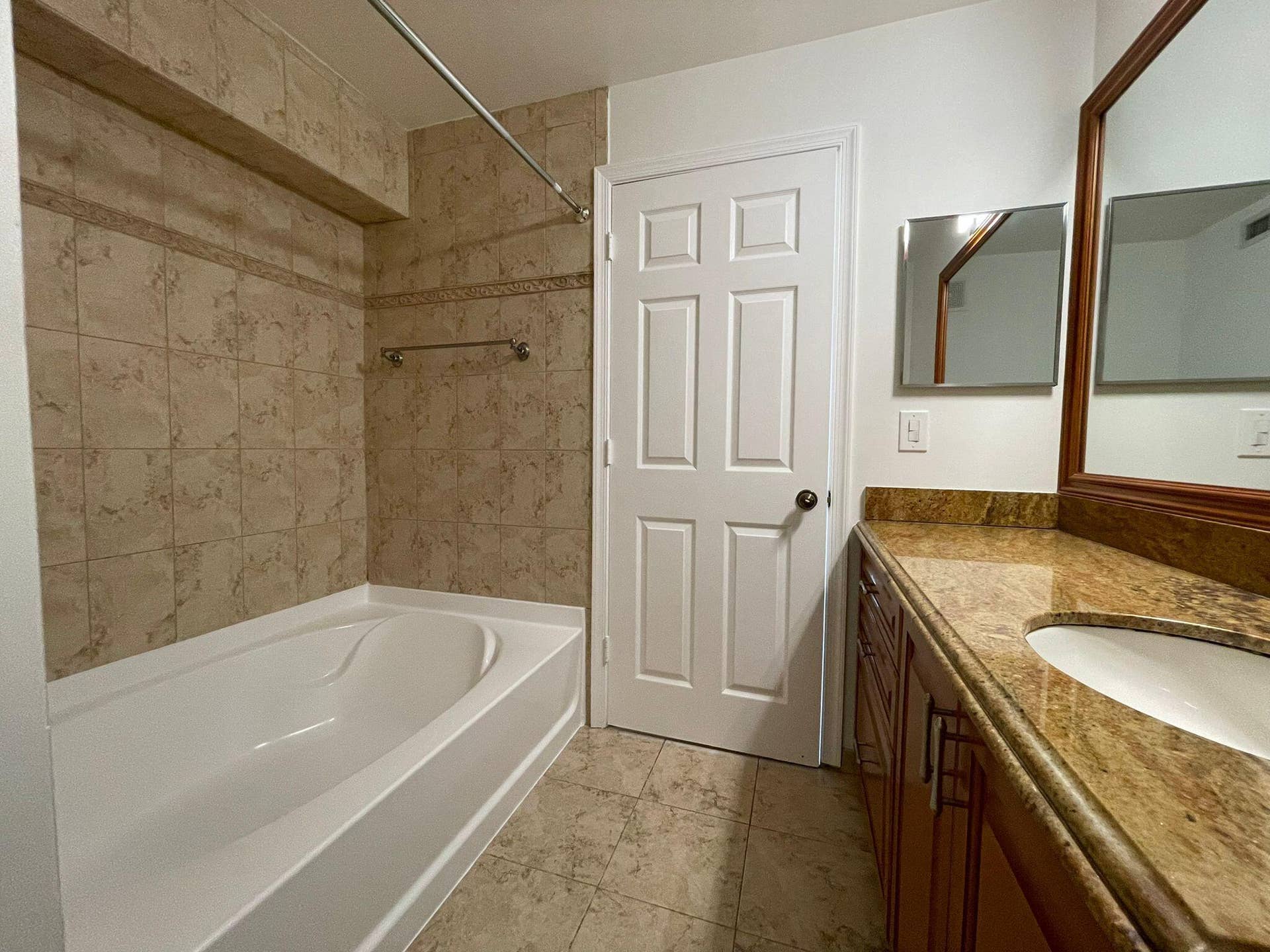 4158 FOREST Drive, Weston, FL 33332 WhatsApp Image 2023-04-19 at 15.04.19