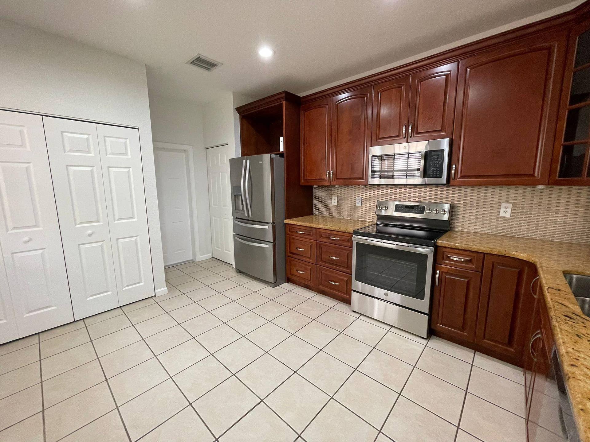 4158 FOREST Drive, Weston, FL 33332 WhatsApp Image 2023-04-19 at 15.04.13