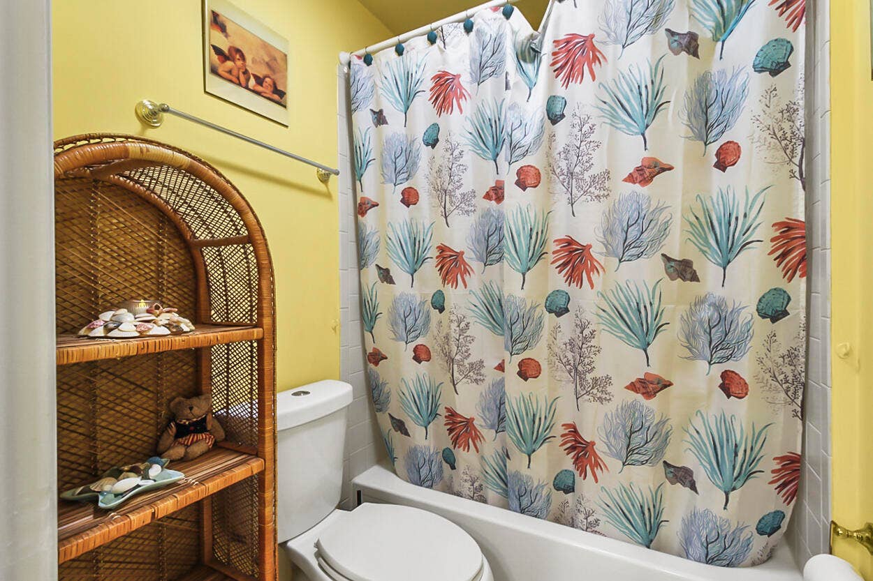 10691 SE JUPITER NARROWS Drive, Hobe Sound, FL 33455 Leth Second Bath 2