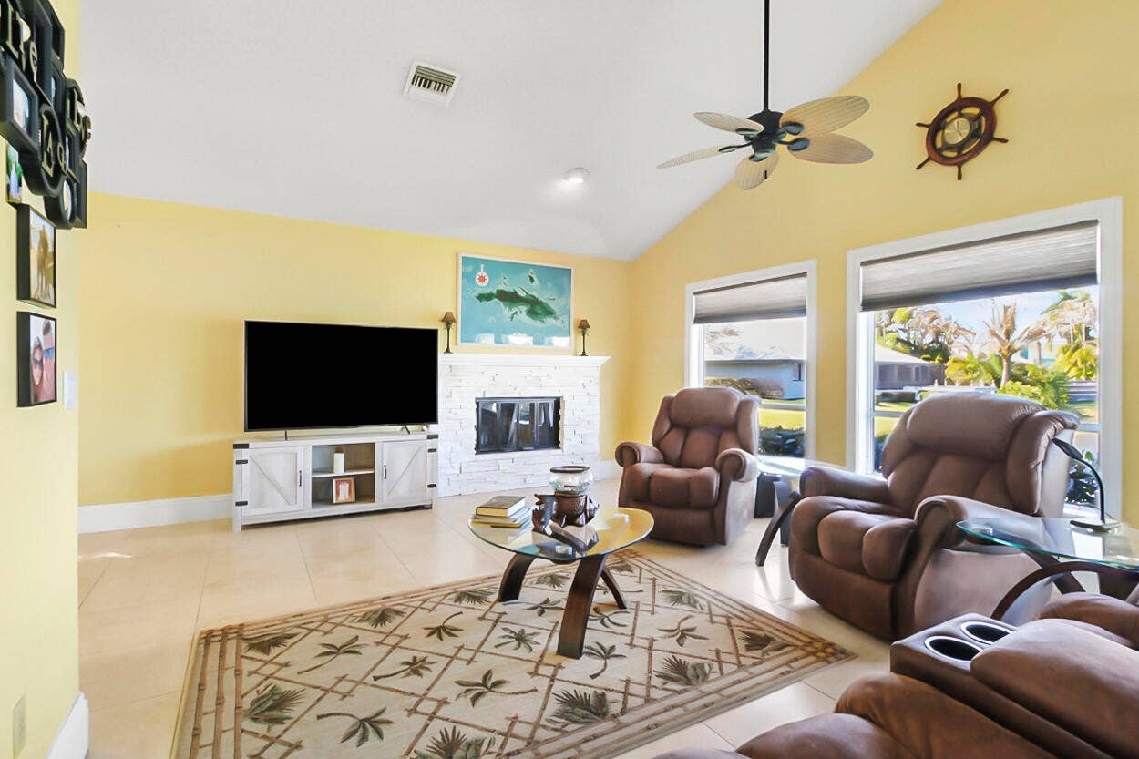 10691 SE JUPITER NARROWS Drive, Hobe Sound, FL 33455 Leth Family Room