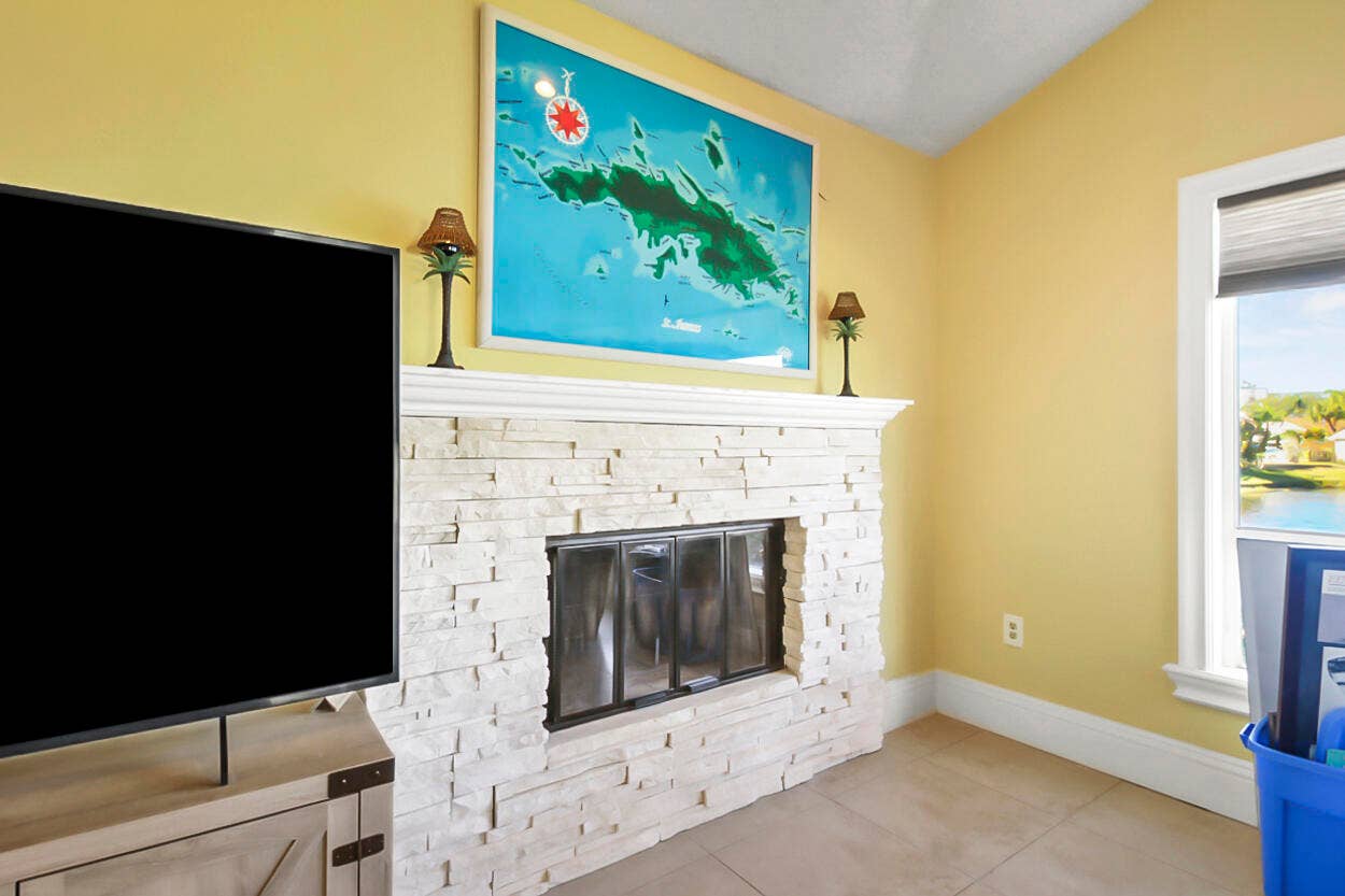 10691 SE JUPITER NARROWS Drive, Hobe Sound, FL 33455 Leth Fireplace
