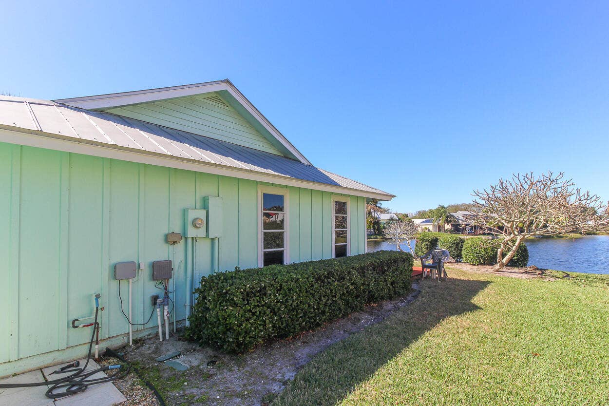 10691 SE JUPITER NARROWS Drive, Hobe Sound, FL 33455 leth Exterior Sise Lake