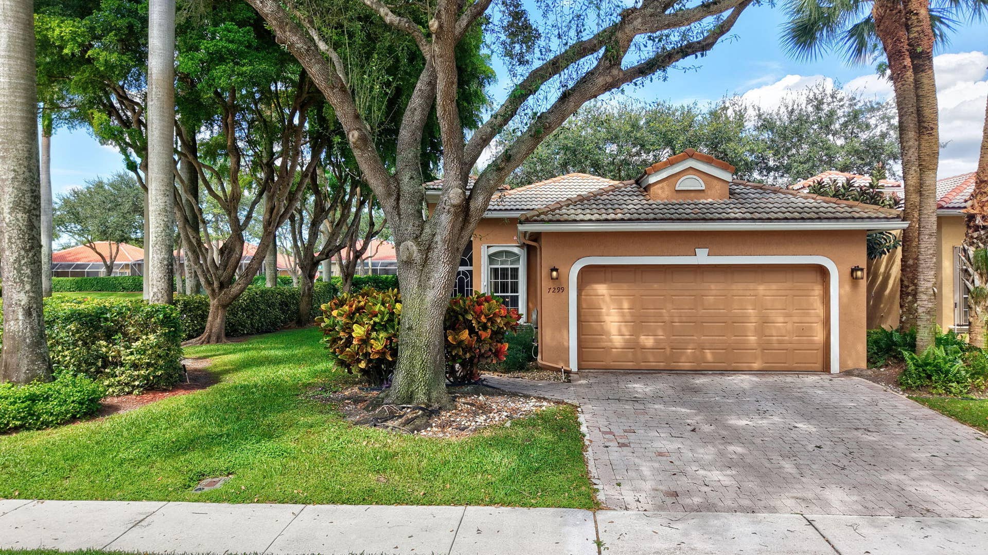 7299 Vía Genova, Delray Beach, FL 33446 35-web-or-mls-DJI_20261012135835_0232_D_
