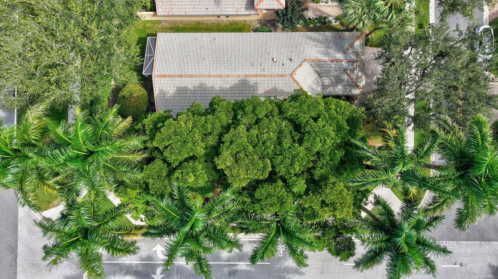 7299 Vía Genova, Delray Beach, FL 33446 44-web-or-mls-DJI_20261012140028_0277_D_