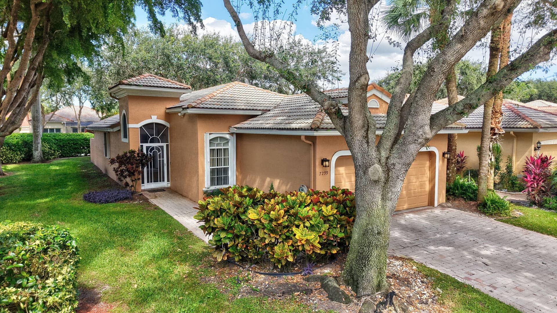 7299 Vía Genova, Delray Beach, FL 33446 36-web-or-mls-DJI_20261012135842_0237_D_