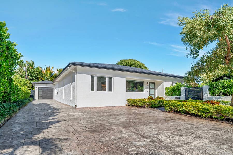Property photo for 301 Pilgrim Road, West Palm Beach, FL