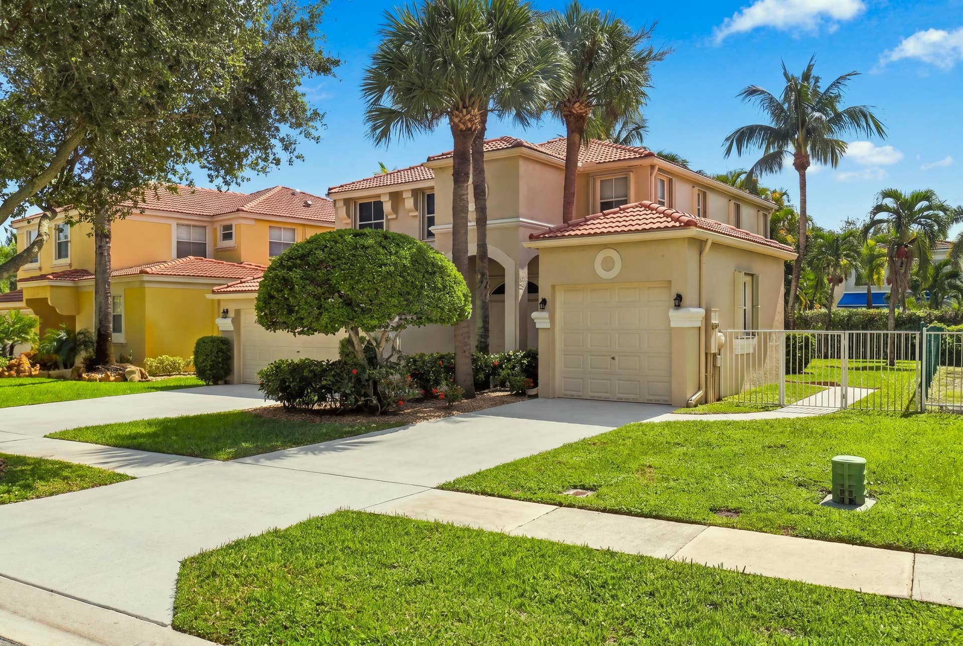 6346 Stonehurst Circle, Lake Worth, FL 33467 Garage_001