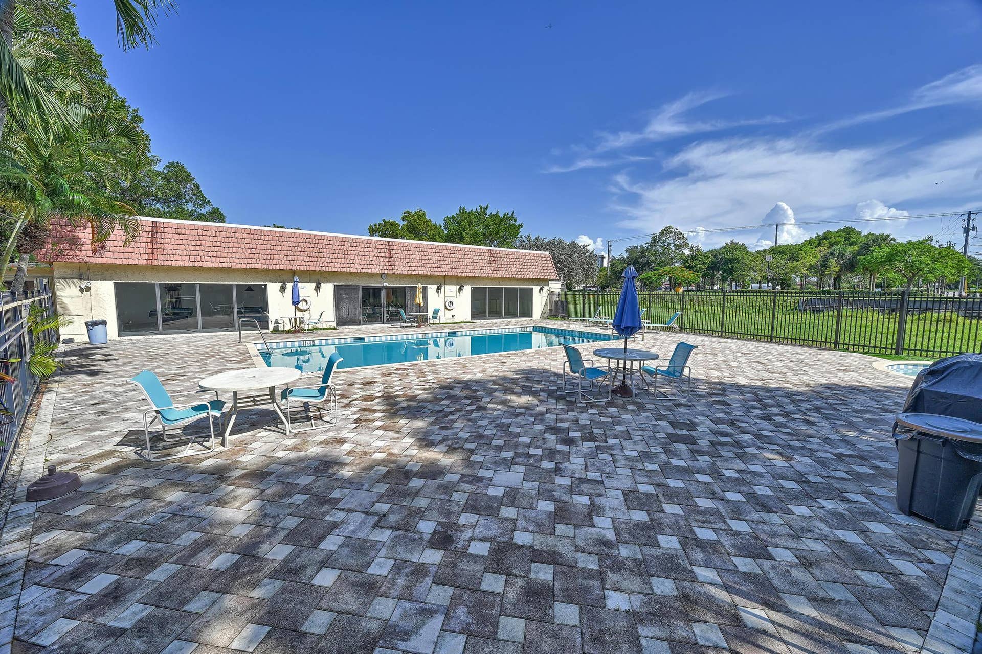 134 S CYPRESS Road, #425, Pompano Beach, FL 33060 Z63_2833-HDR(3)