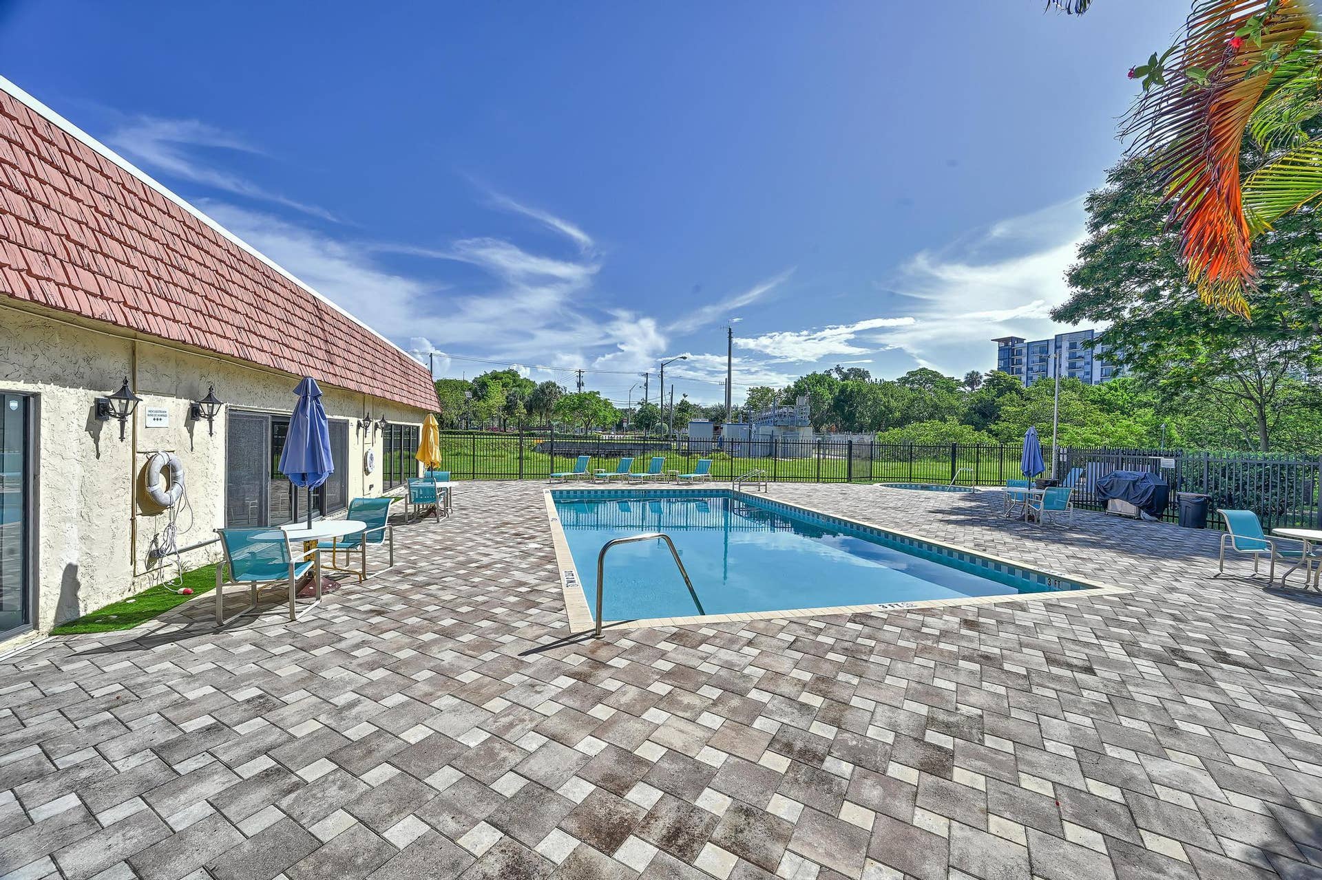 134 S CYPRESS Road, #425, Pompano Beach, FL 33060 Z63_2827-HDR(3)