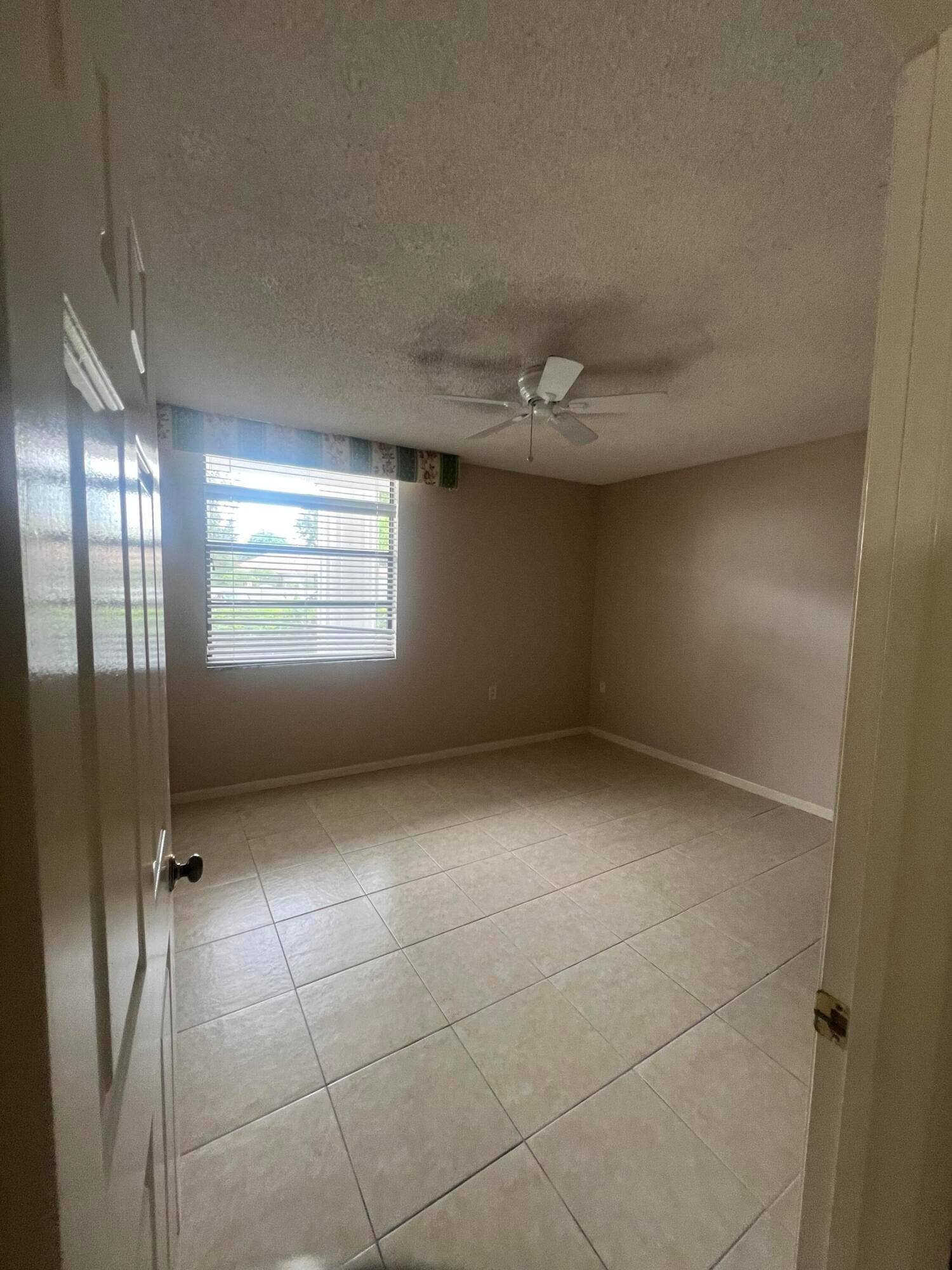 3636 WHITEHALL Drive, #103, West Palm Beach, West Palm Beach, FL 33401 IMG_7379