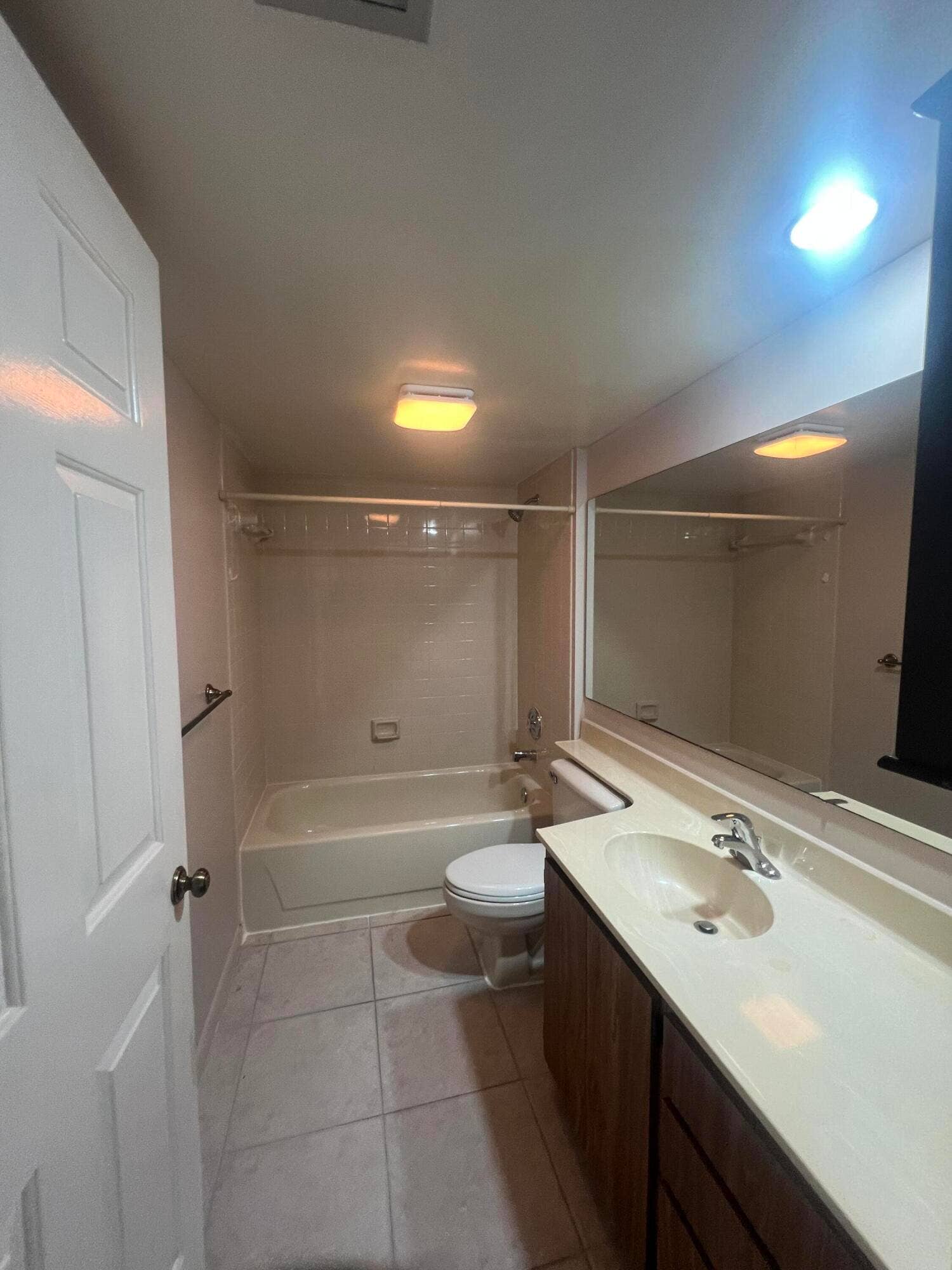 3636 WHITEHALL Drive, #103, West Palm Beach, West Palm Beach, FL 33401 IMG_7380