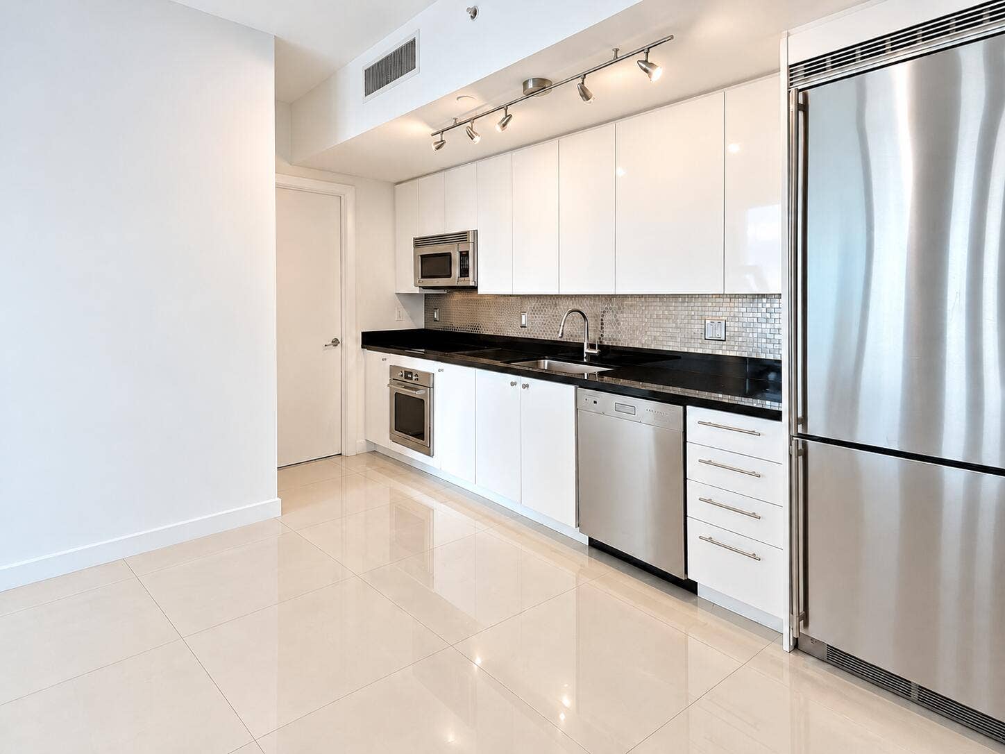 92 SW 3rd Street, #4006, Miami, Miami, FL 33130 Actual pics (4)