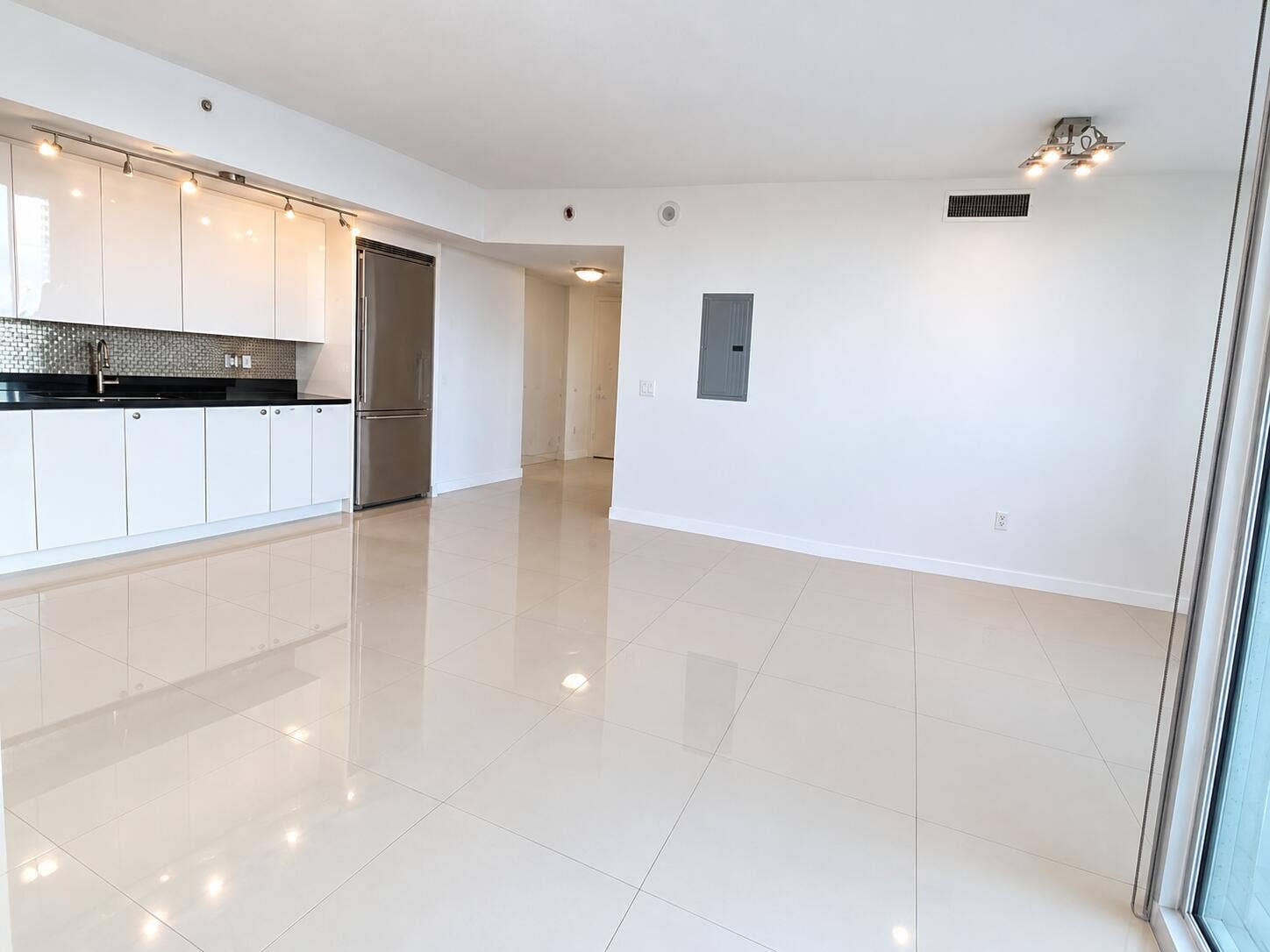 92 SW 3rd Street, #4006, Miami, Miami, FL 33130 Actual pics (21)