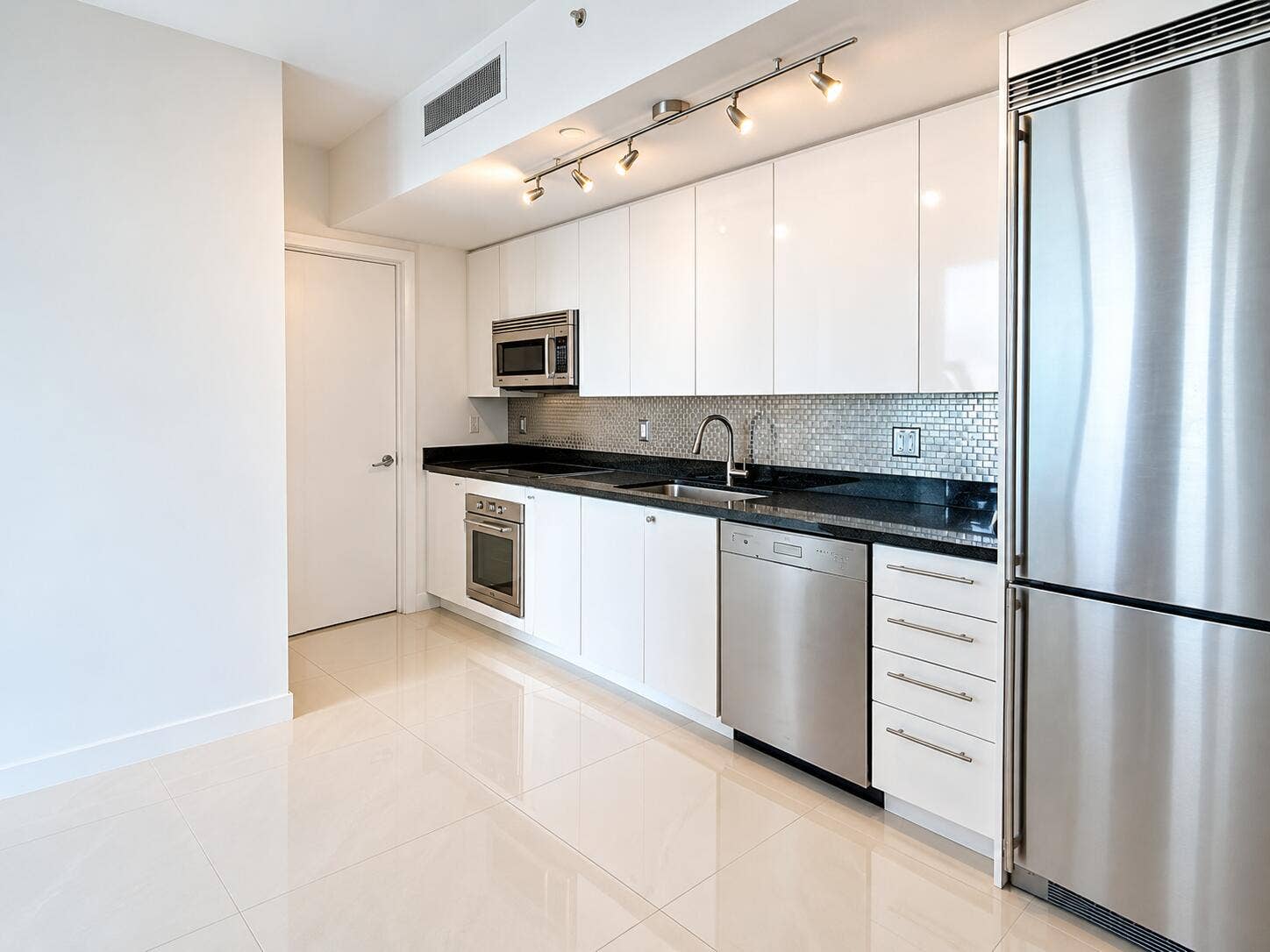 92 SW 3rd Street, #4006, Miami, Miami, FL 33130 Actual pics (20)