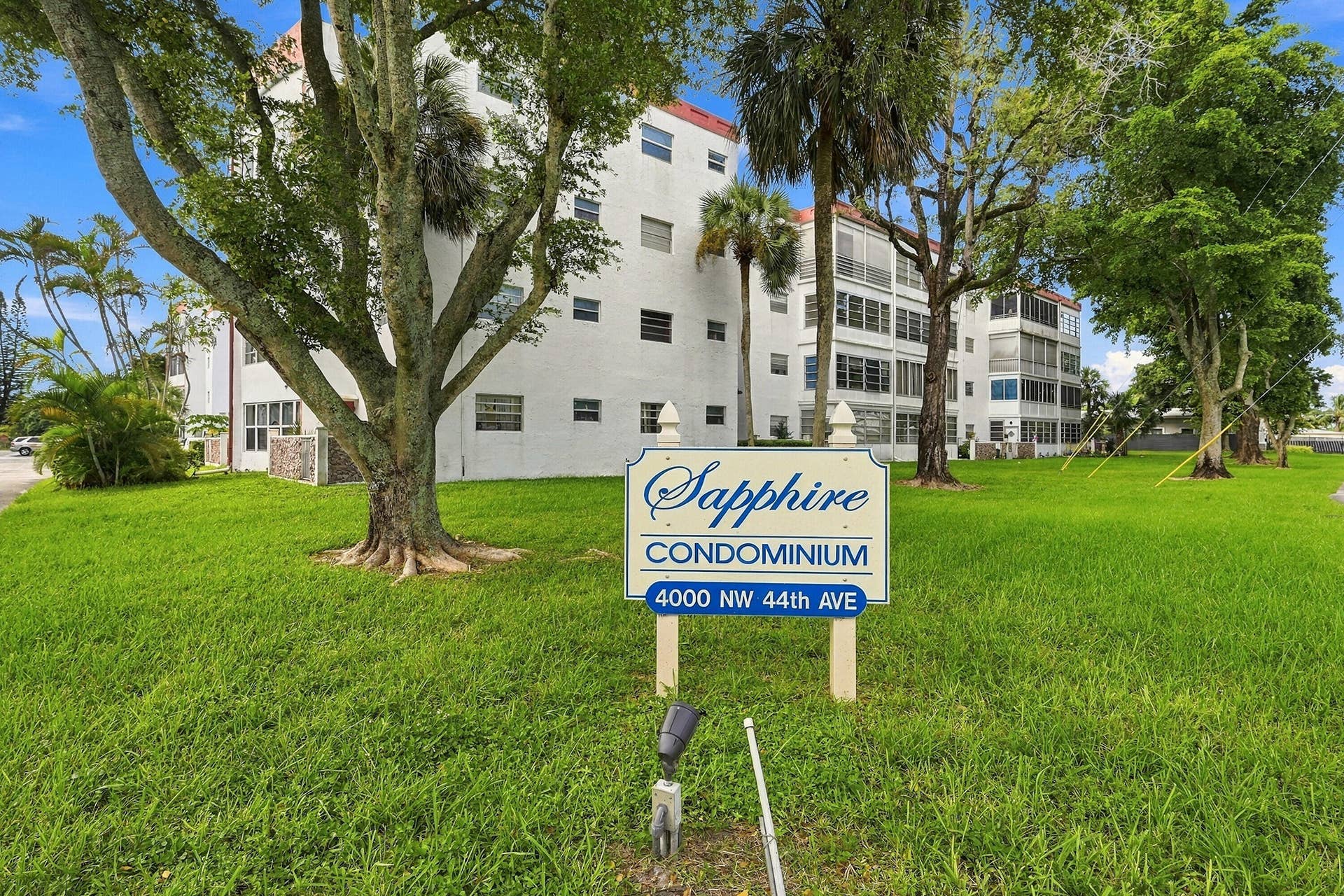 4000 NW 44TH Avenue, #208, Lauderdale Lakes, FL 33319 Community Amenities