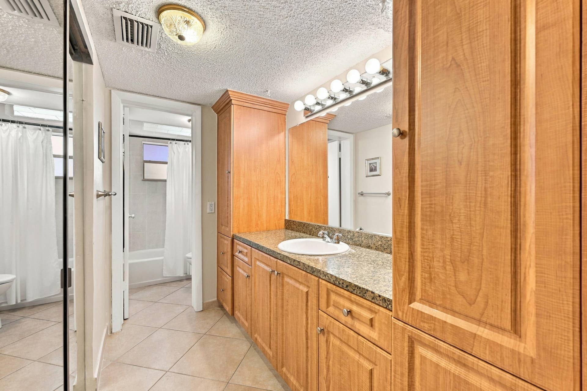 4000 NW 44TH Avenue, #208, Lauderdale Lakes, FL 33319 Primary Bedroom