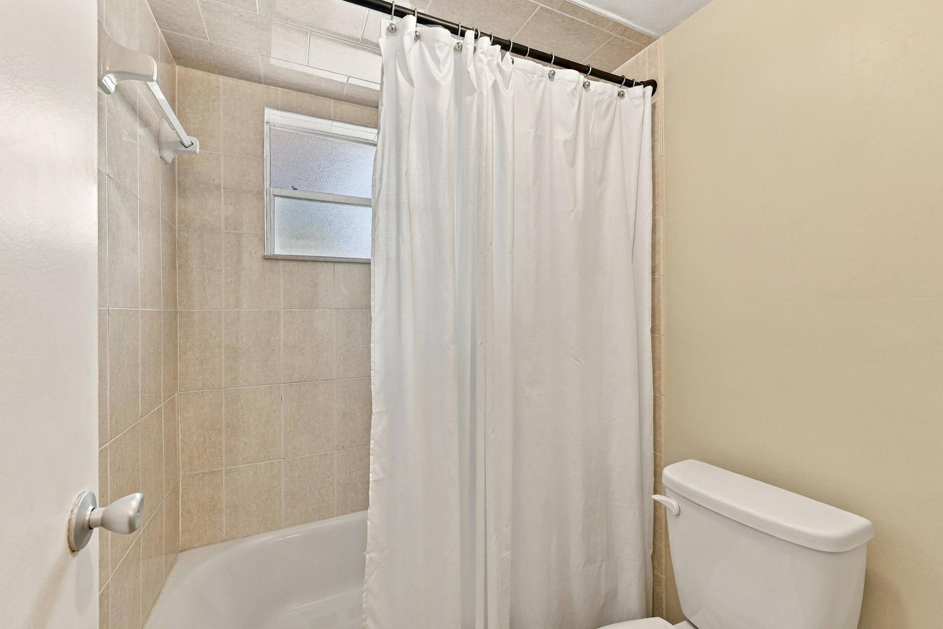 4000 NW 44TH Avenue, #208, Lauderdale Lakes, FL 33319 Primary Bedroom