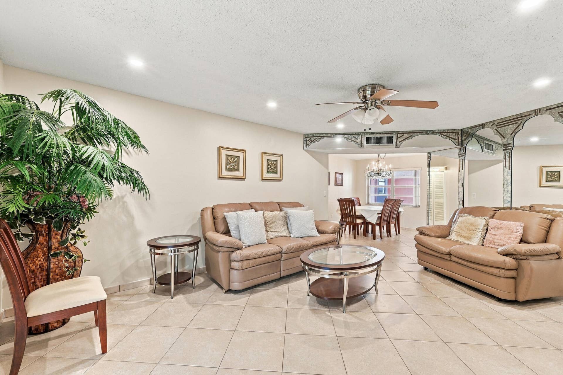4000 NW 44TH Avenue, #208, Lauderdale Lakes, FL 33319 Living Room