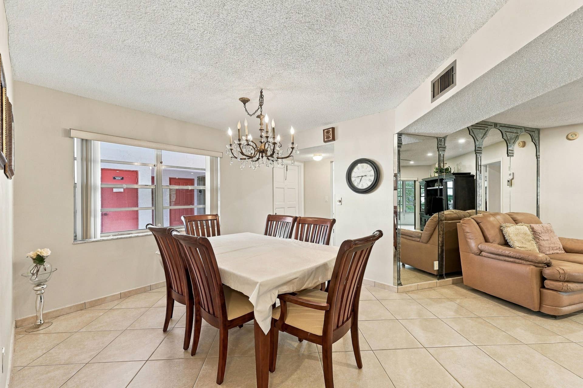 4000 NW 44TH Avenue, #208, Lauderdale Lakes, FL 33319 Dining Area