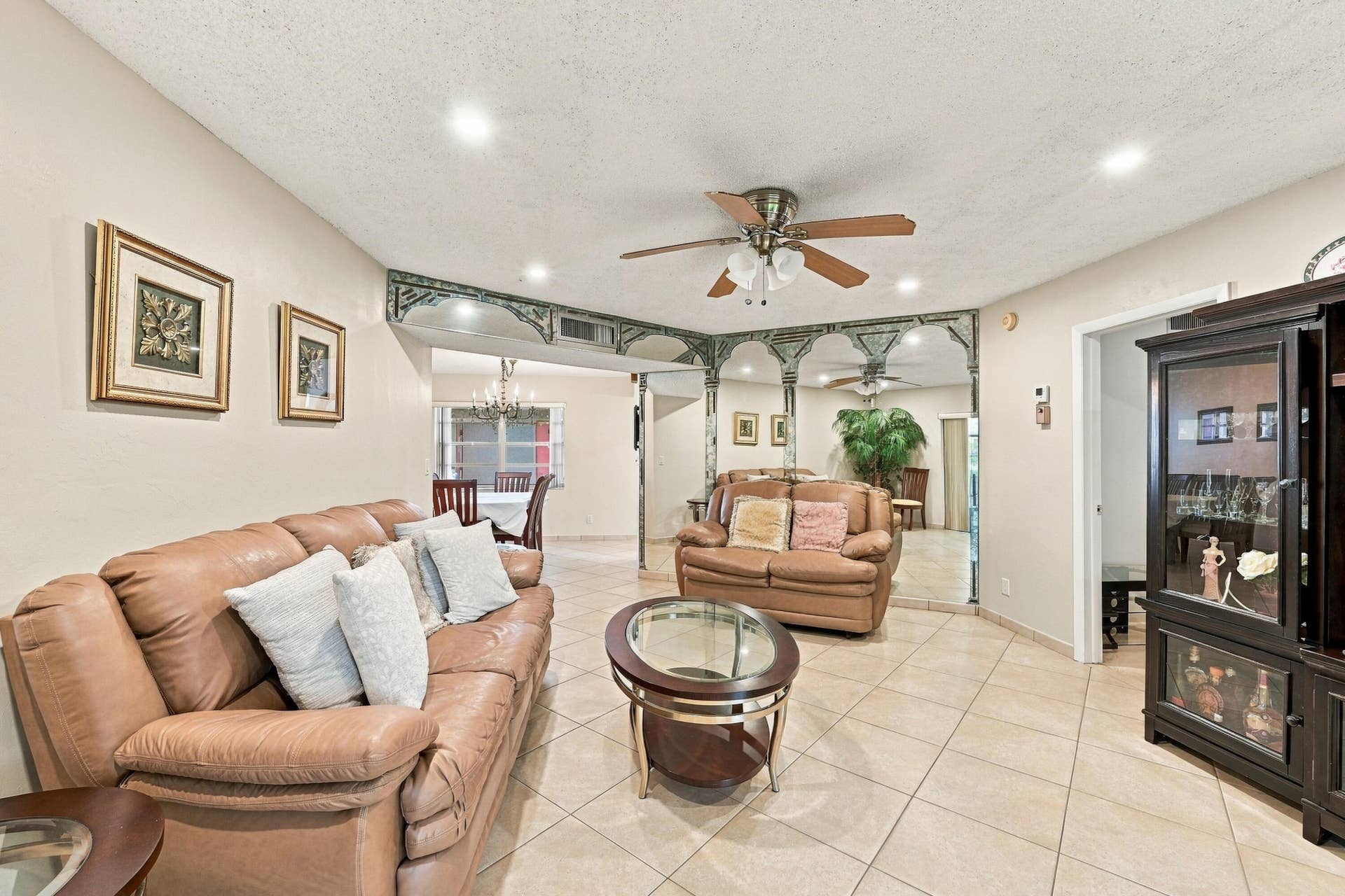 4000 NW 44TH Avenue, #208, Lauderdale Lakes, FL 33319 Living Room