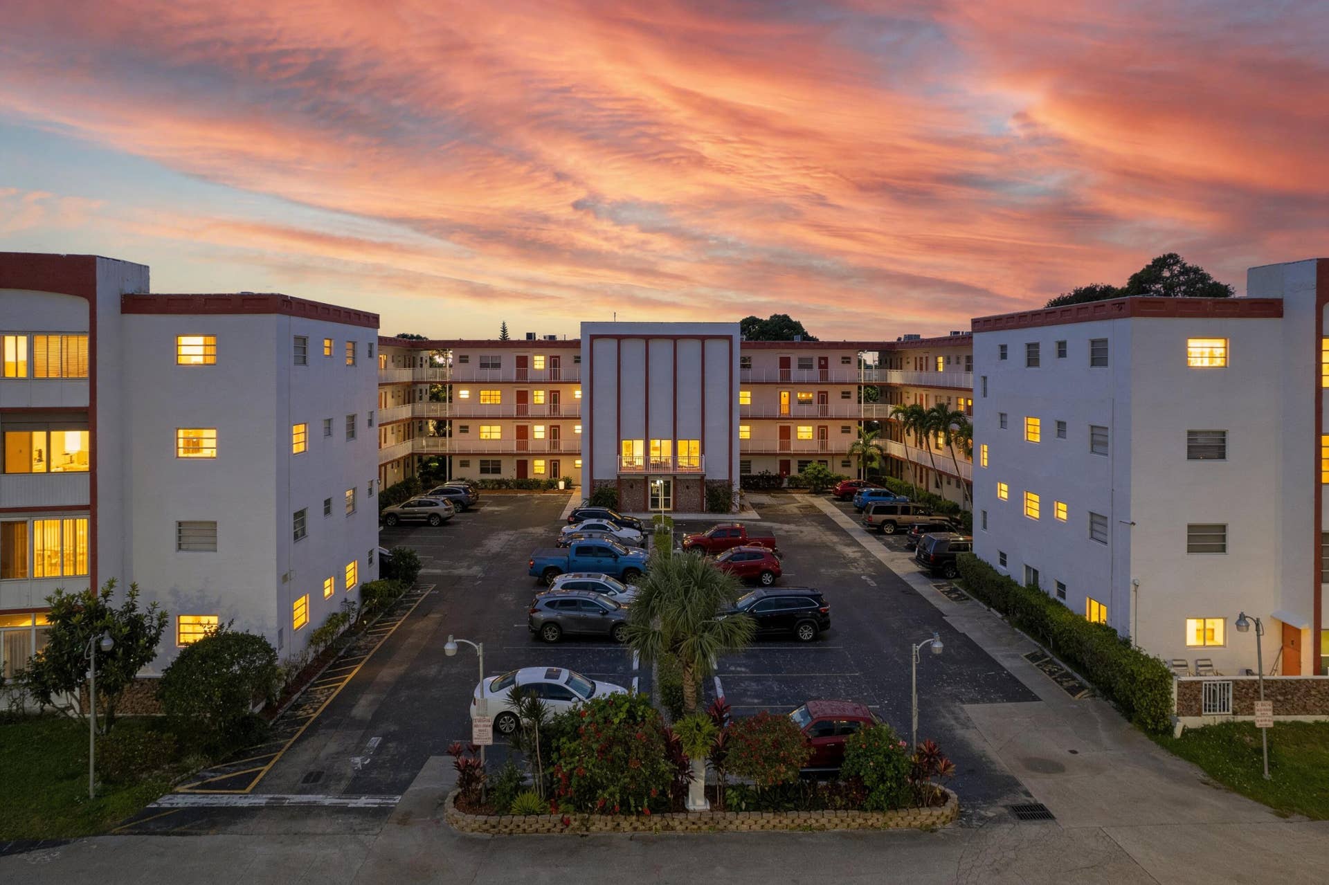 4000 NW 44TH Avenue, #208, Lauderdale Lakes, FL 33319 Twilight