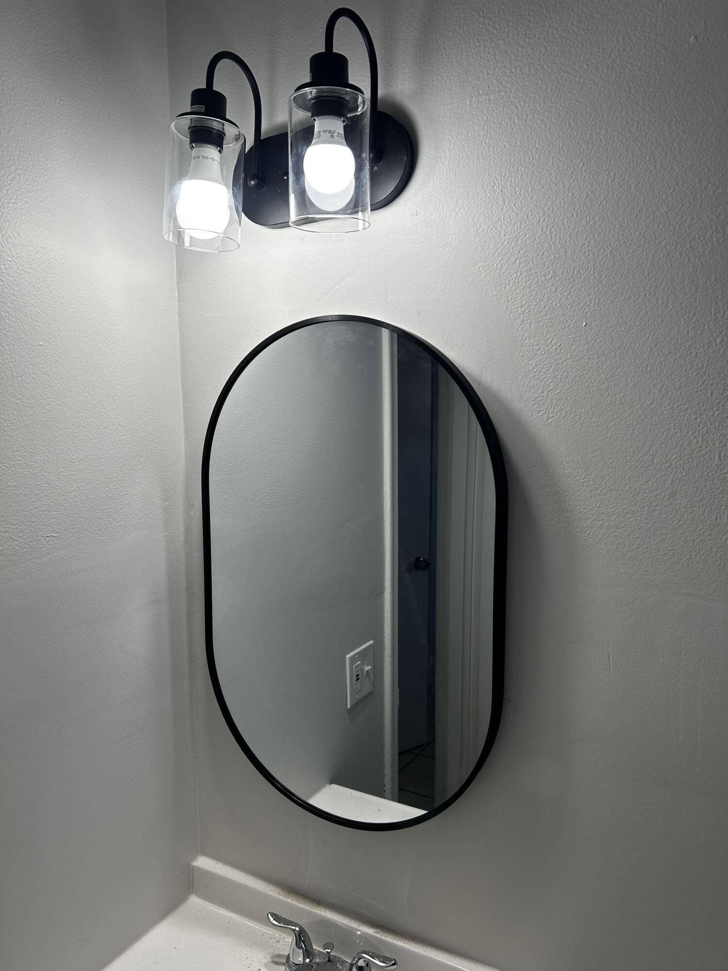 2759 Ponce De Leon Boulevard, Delray Beach, FL 33445 bathroom mirror