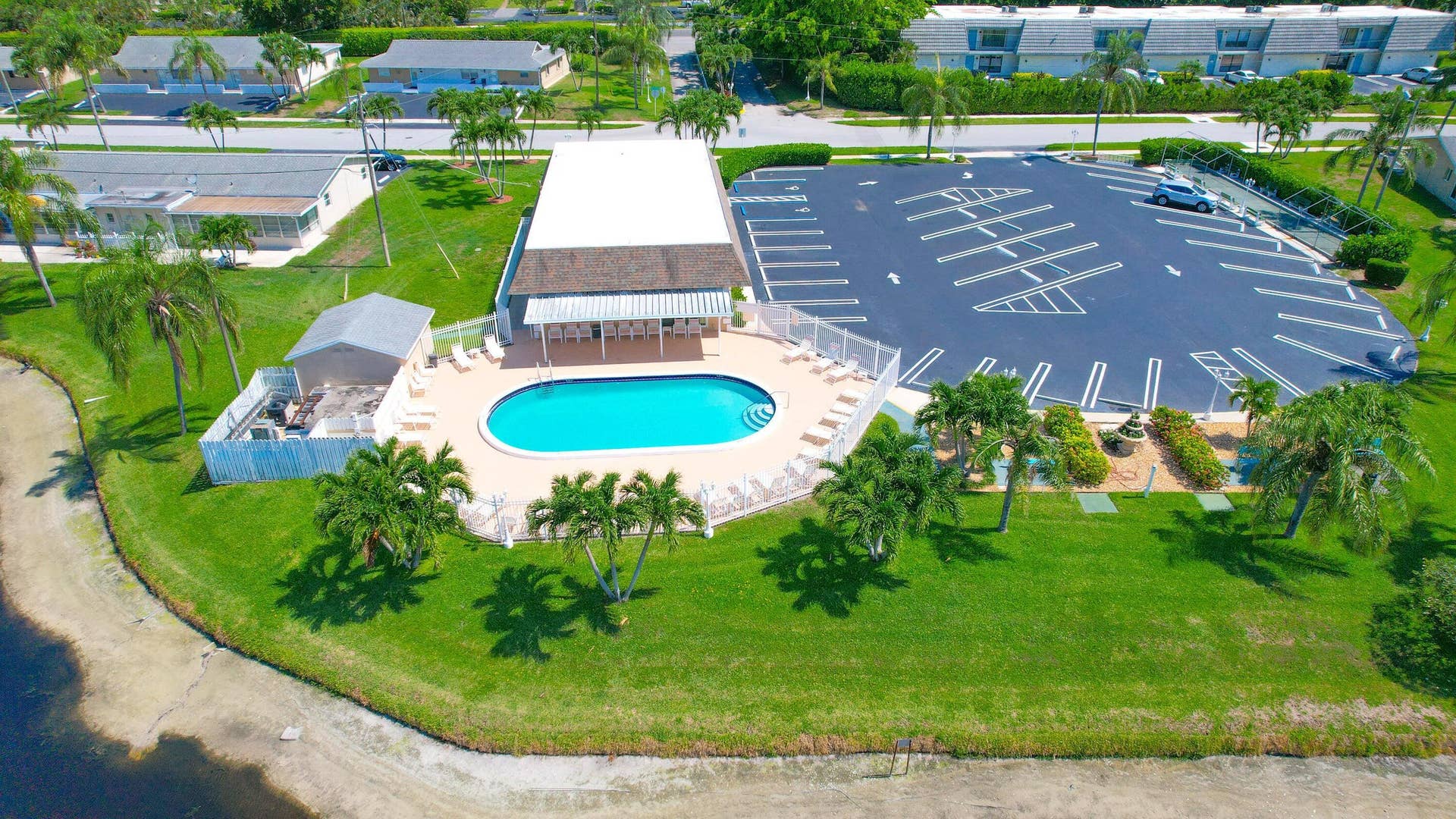 2759 Ponce De Leon Boulevard, Delray Beach, FL 33445 Imperial villas pool 1