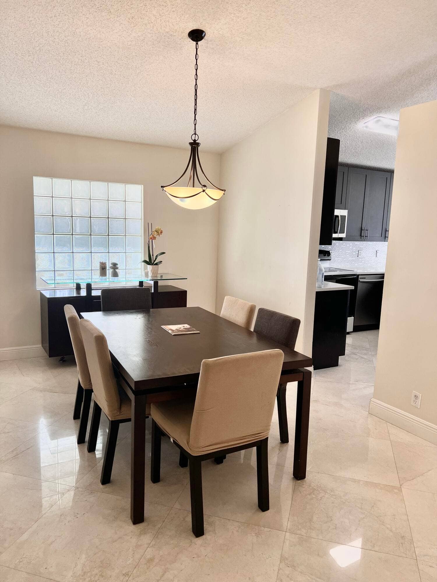 6129 Adriatic Way, #6129, West Palm Beach, FL 33413 Living ROOM