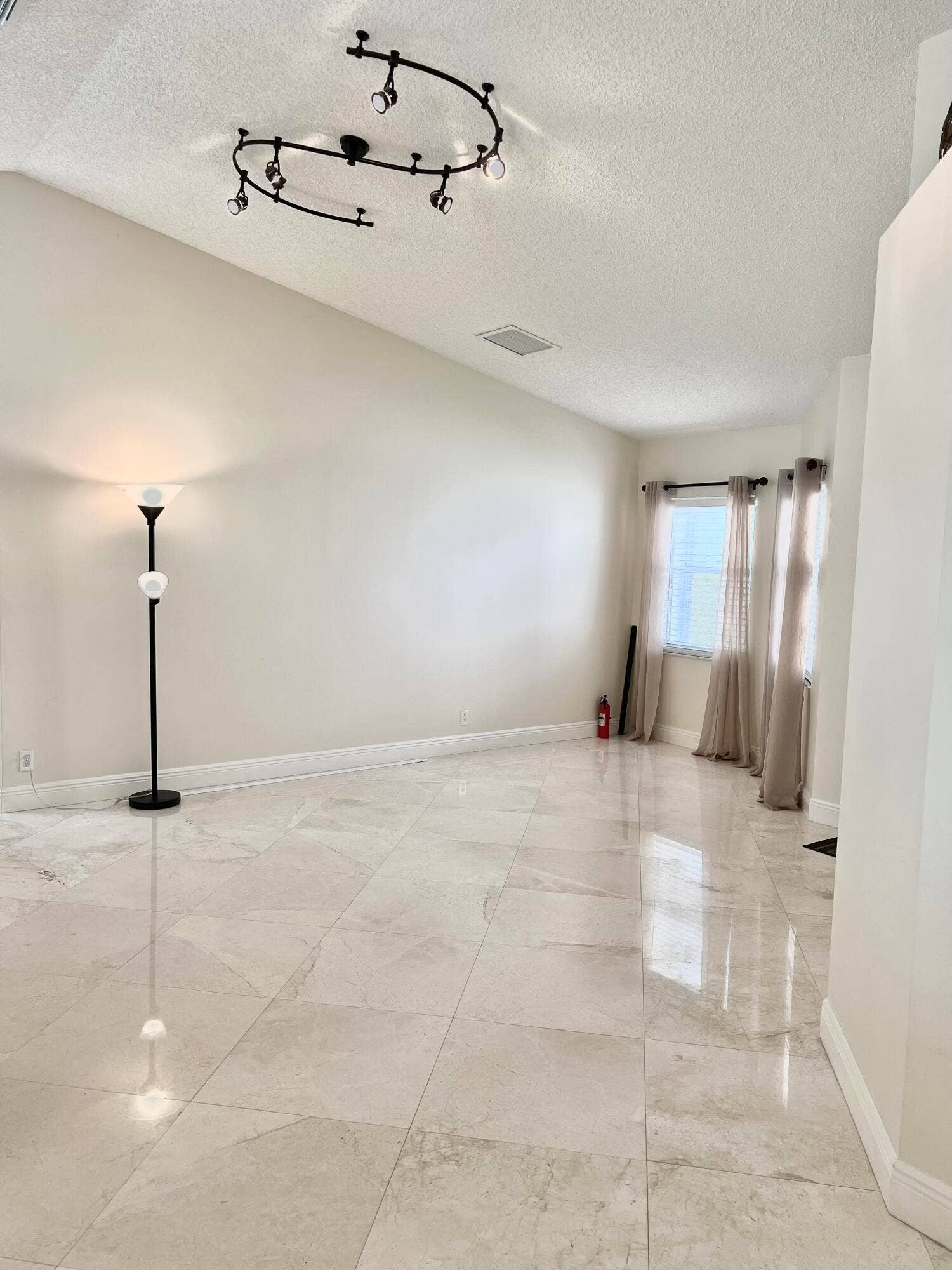 6129 Adriatic Way, #6129, West Palm Beach, FL 33413 Living III