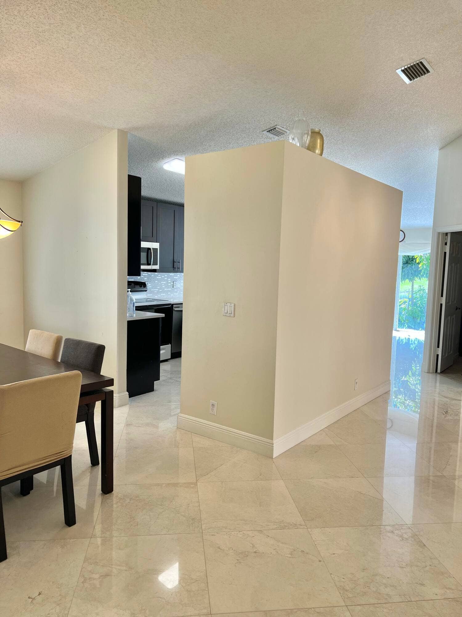 6129 Adriatic Way, #6129, West Palm Beach, FL 33413 Living 4