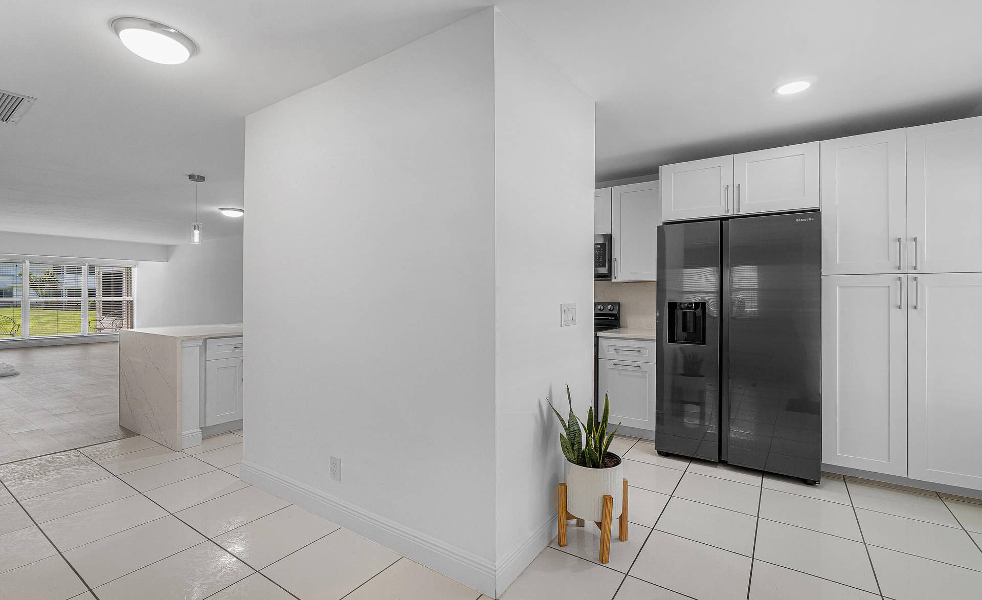 2830 SW 13th Street, #101, Delray Beach, FL 33445 01-2830 SW 13th Street 101
