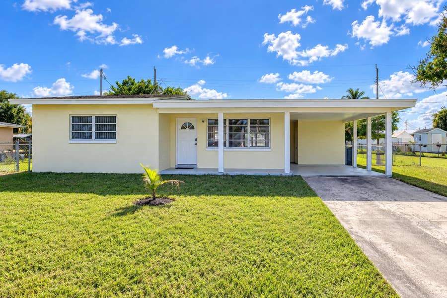 Property photo for 116 NE ENTRADA Avenue, Port St Lucie, FL