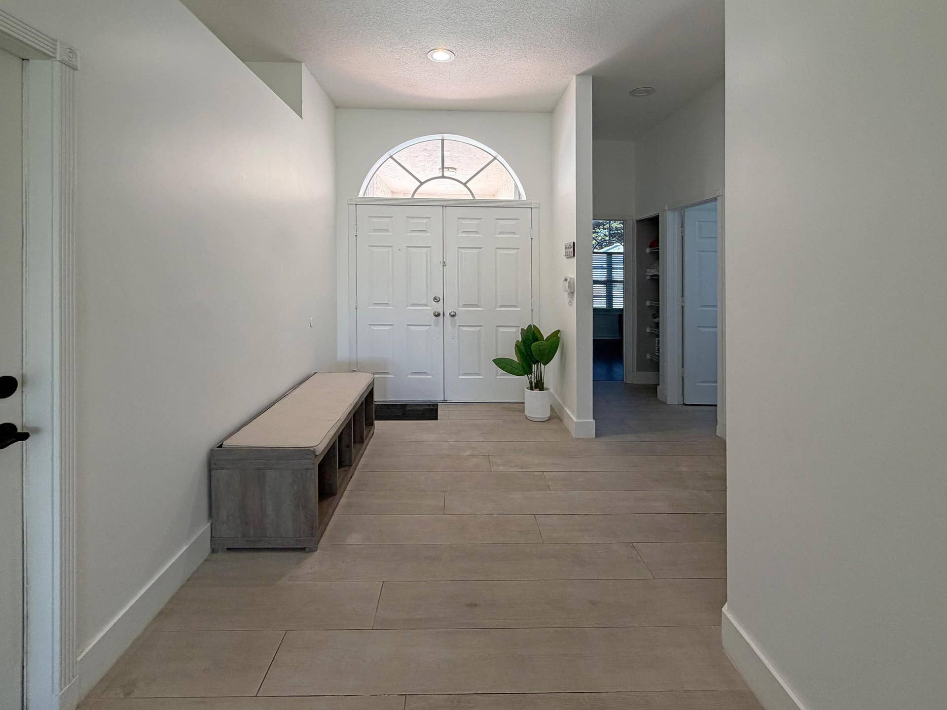 7649 Eagle Point Drive, Delray Beach, FL 33446 Foyer