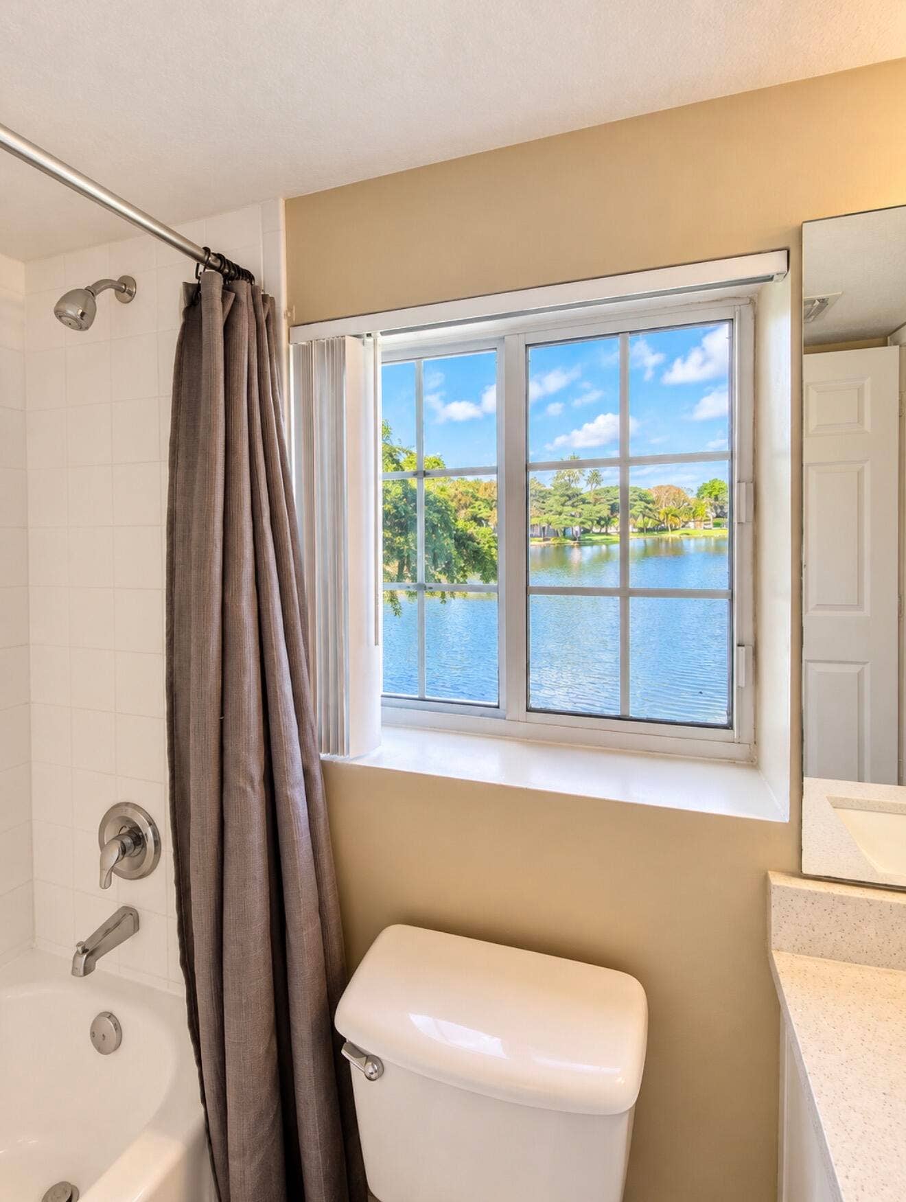 4159 N HAVERHILL Road, #1304, West Palm Beach, FL 33417 IMG_7355