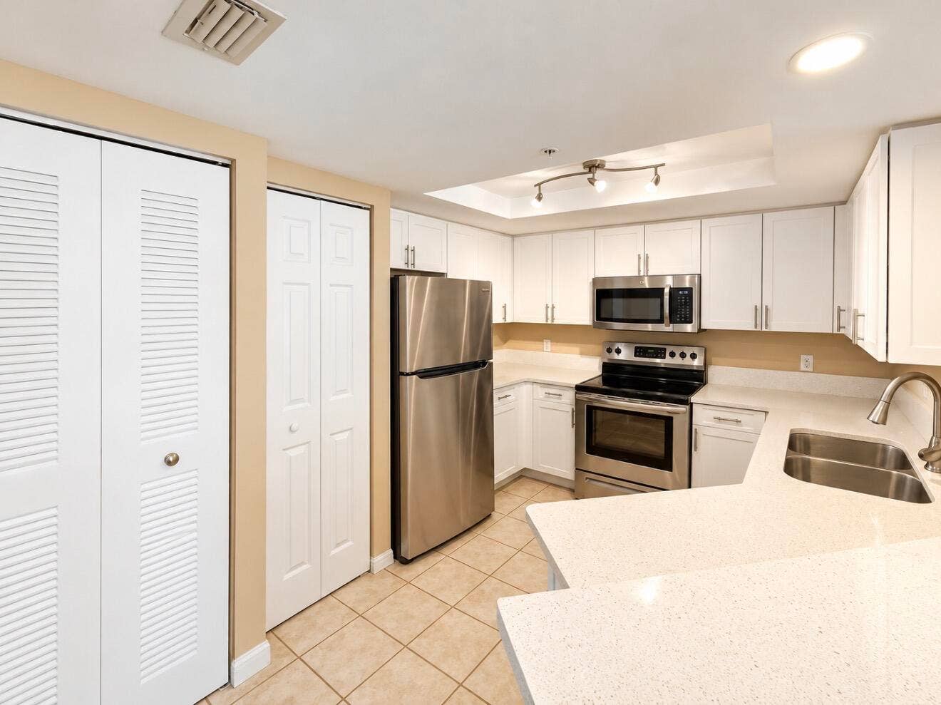 4159 N HAVERHILL Road, #1304, West Palm Beach, FL 33417 IMG_7359