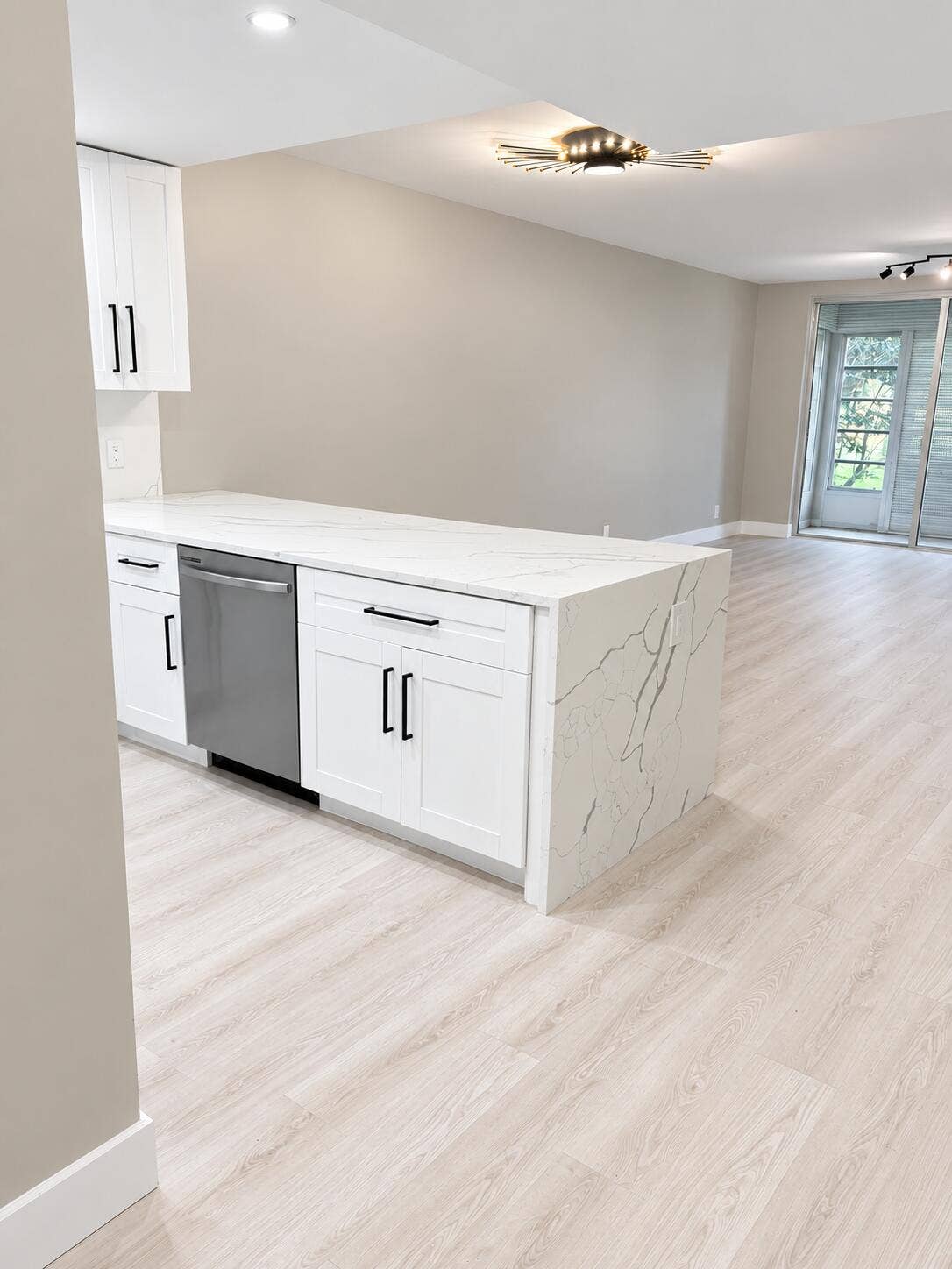 3900 Oaks Clubhouse Drive, #101, Pompano Beach, FL 33069 Palm Kitchen 6