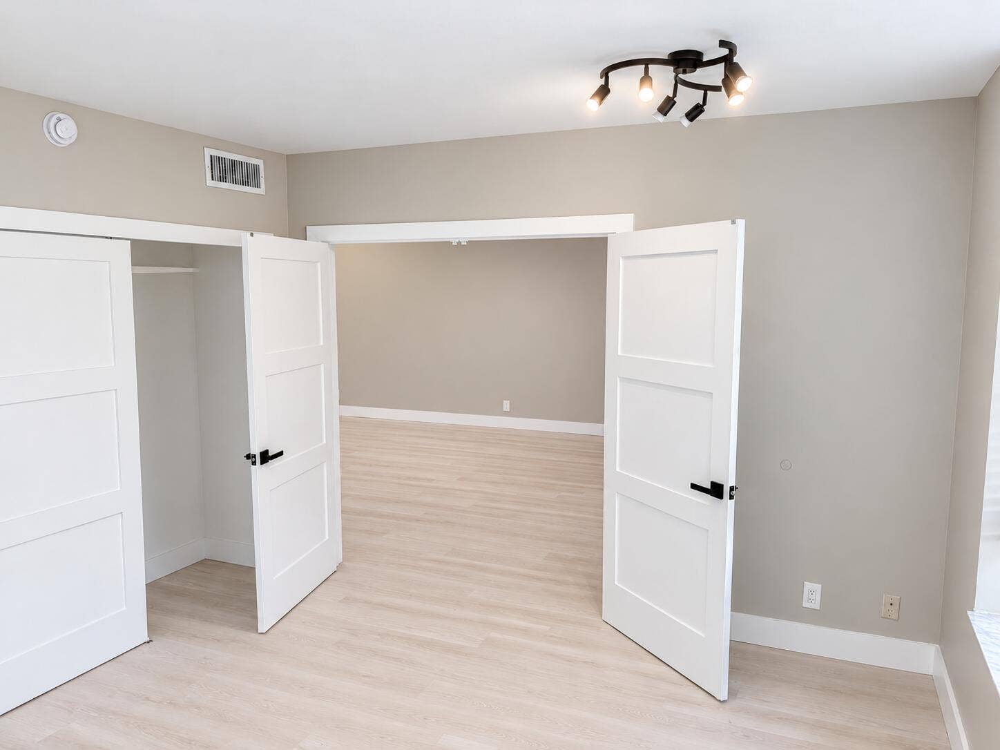 3900 Oaks Clubhouse Drive, #101, Pompano Beach, FL 33069 Palm Den 3