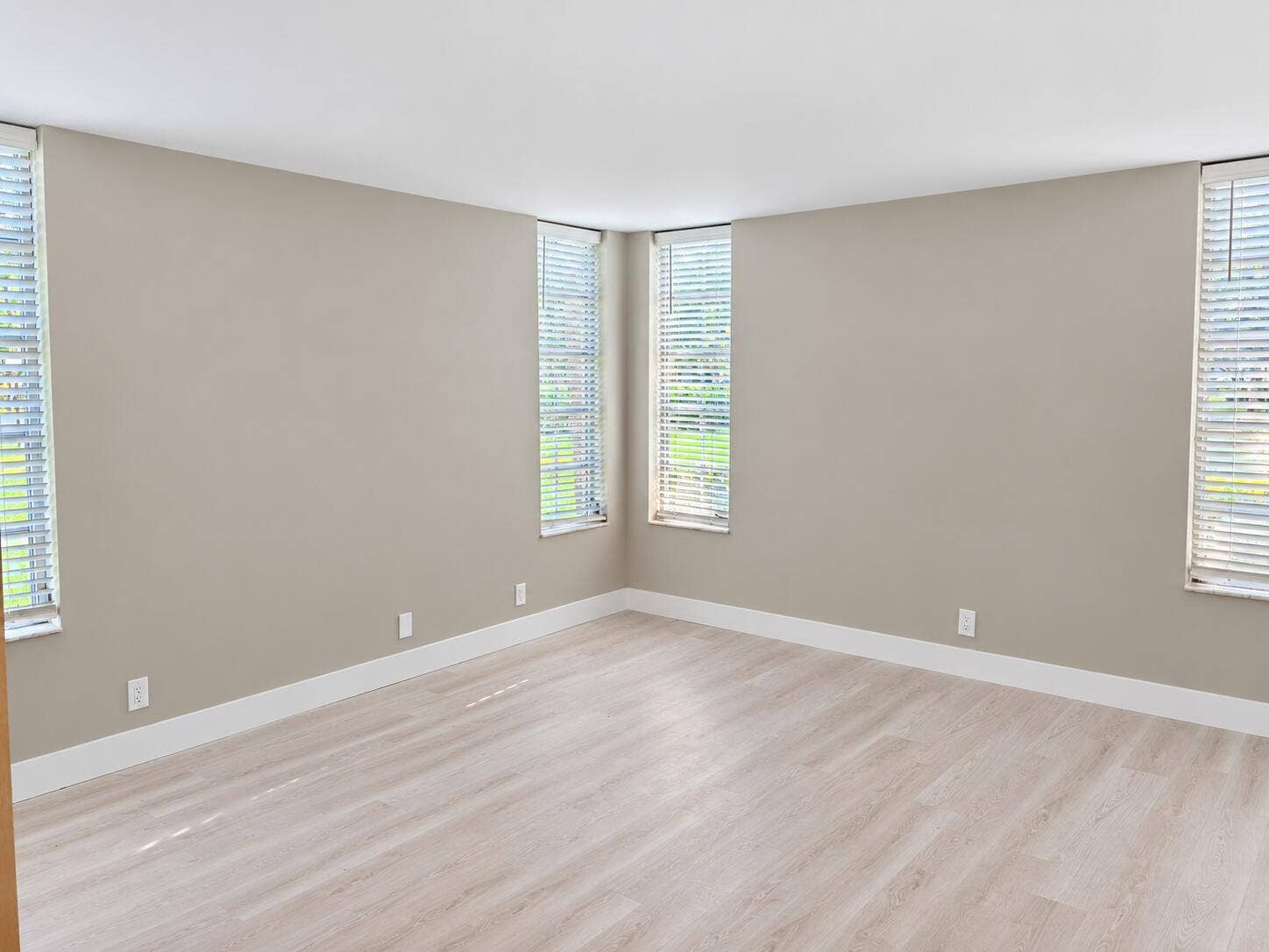 3900 Oaks Clubhouse Drive, #101, Pompano Beach, FL 33069 Palm Primary 1