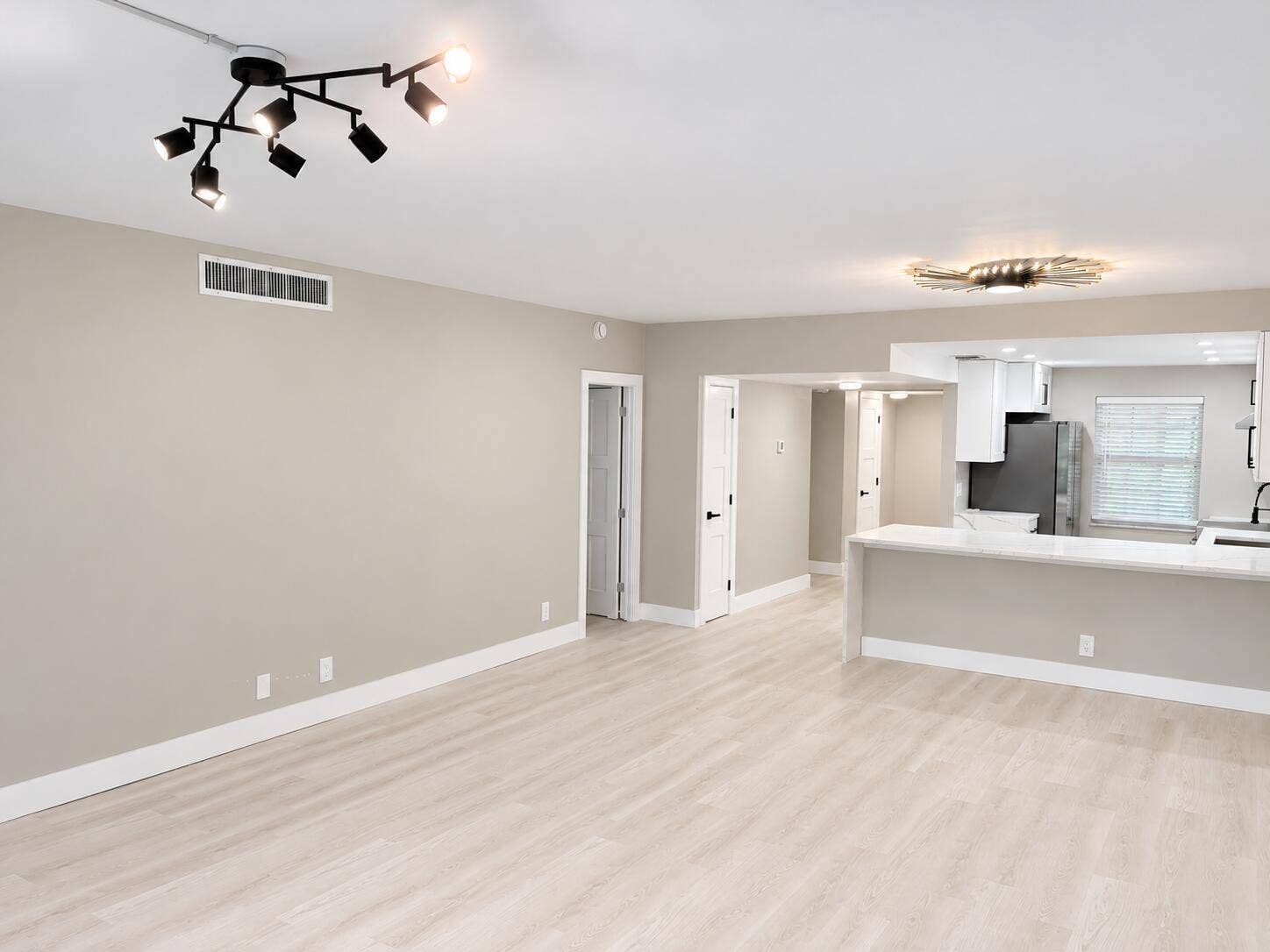 3900 Oaks Clubhouse Drive, #101, Pompano Beach, FL 33069 Palm Living 1