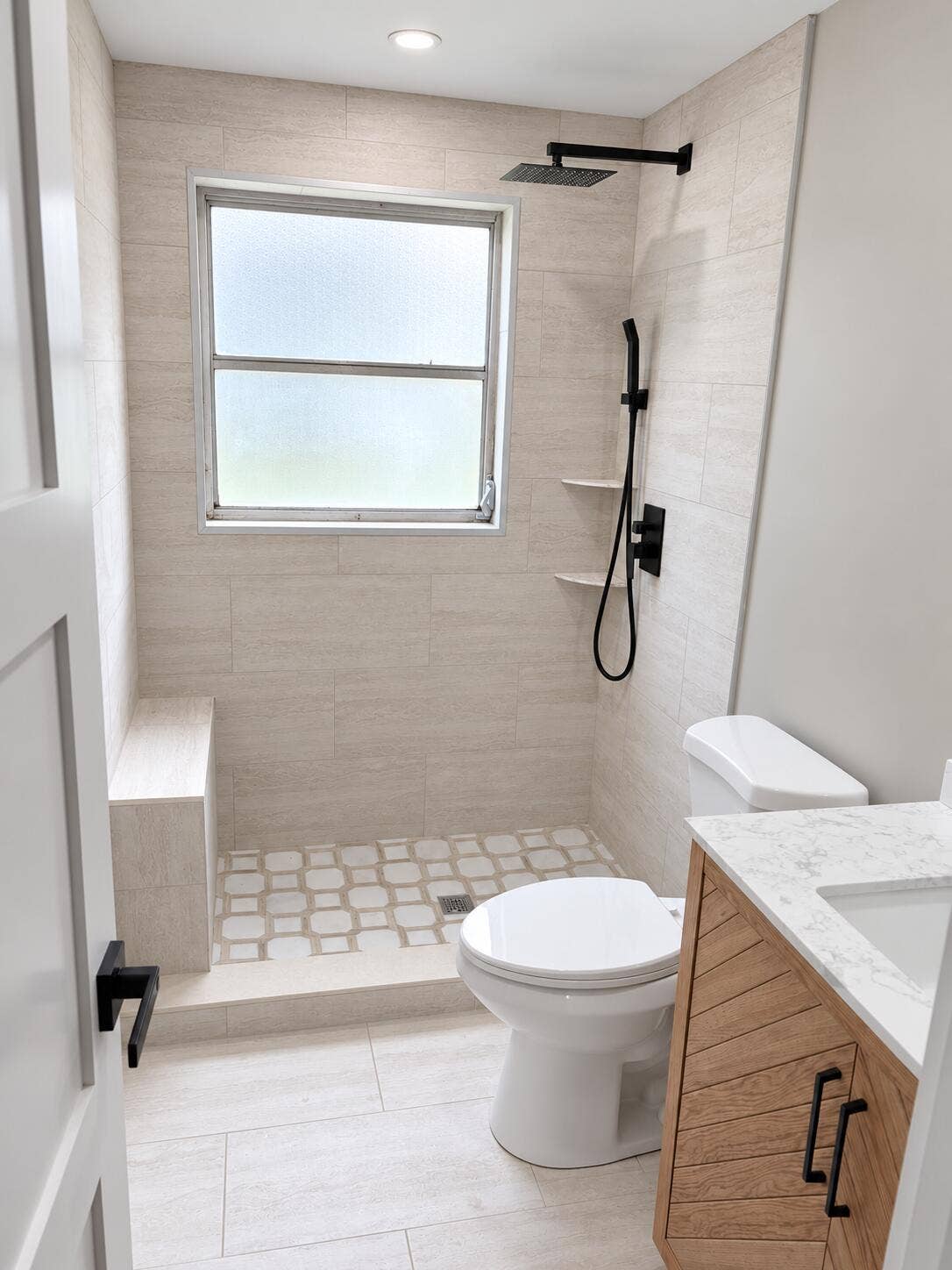 3900 Oaks Clubhouse Drive, #101, Pompano Beach, FL 33069 Palm Second Bath 2